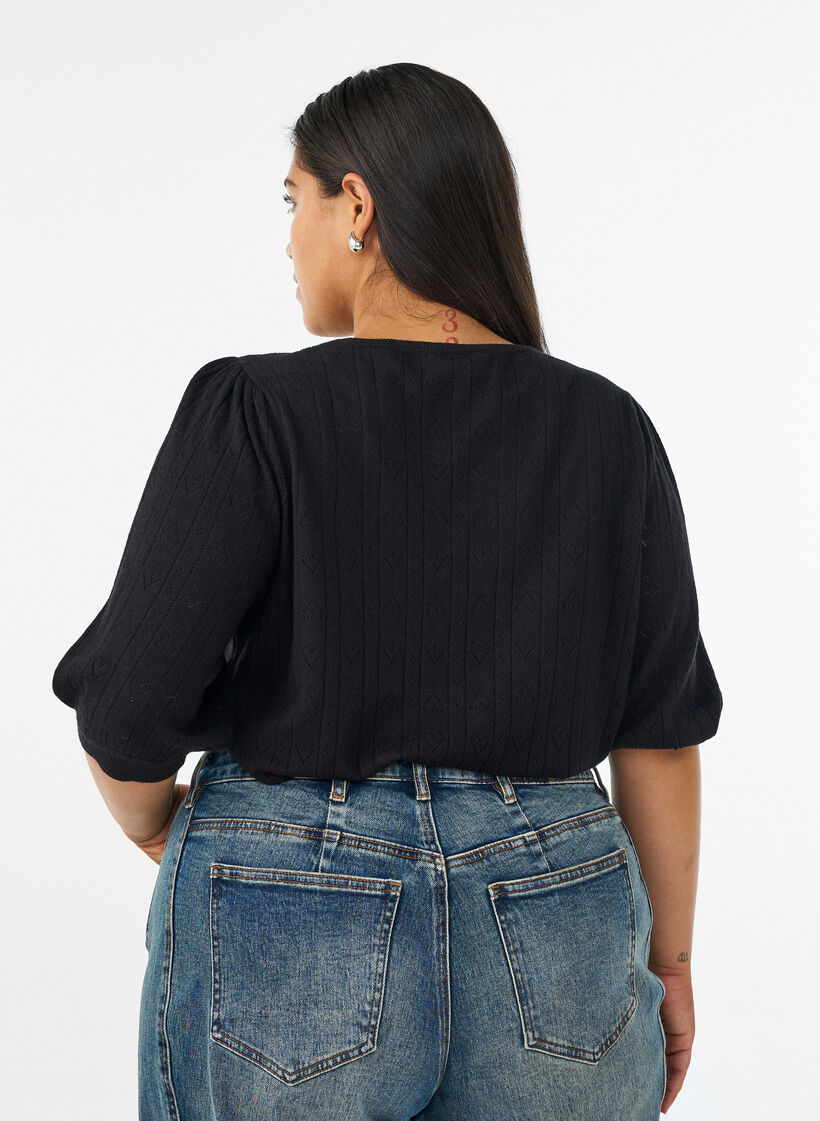 Kort&aelig;rmet strikbluse med pointellem&oslash;nster, Sort, Model image number 2