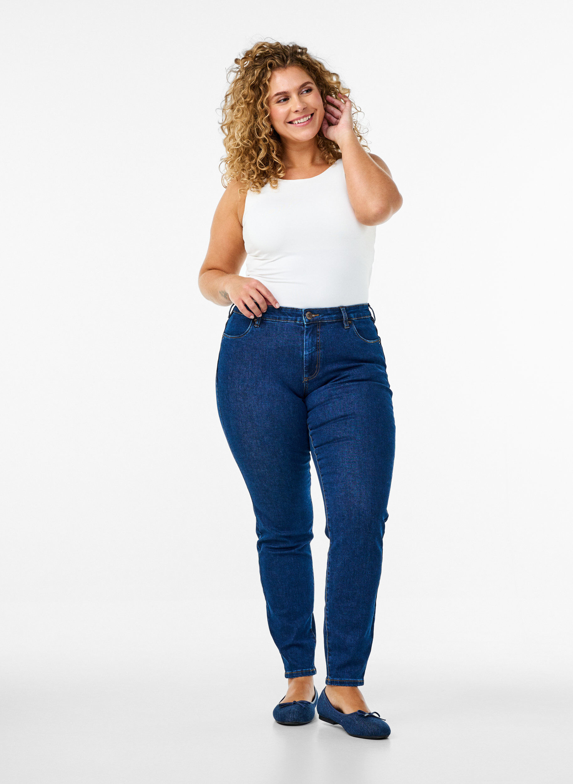 Slim fit Emily jeans med regul&aelig;r talje, Bl&aring;, Model