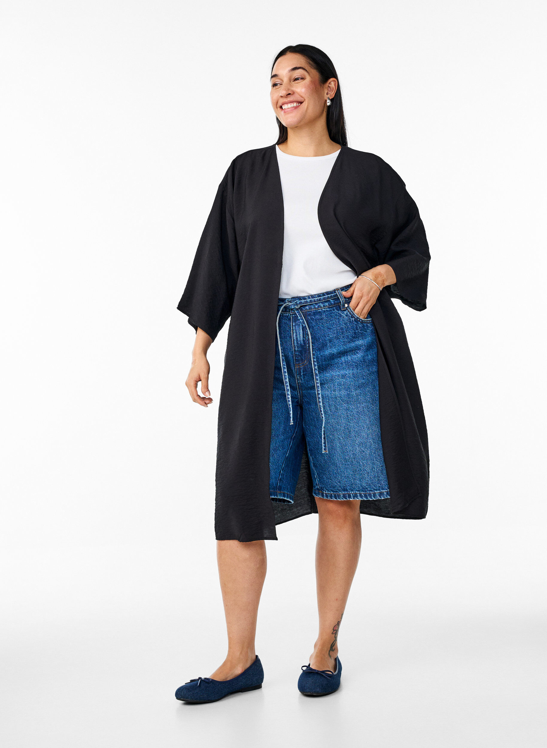 Zizzi Kimono i viskose med 3/4 &aelig;rmer, Sort, Model image number 1
