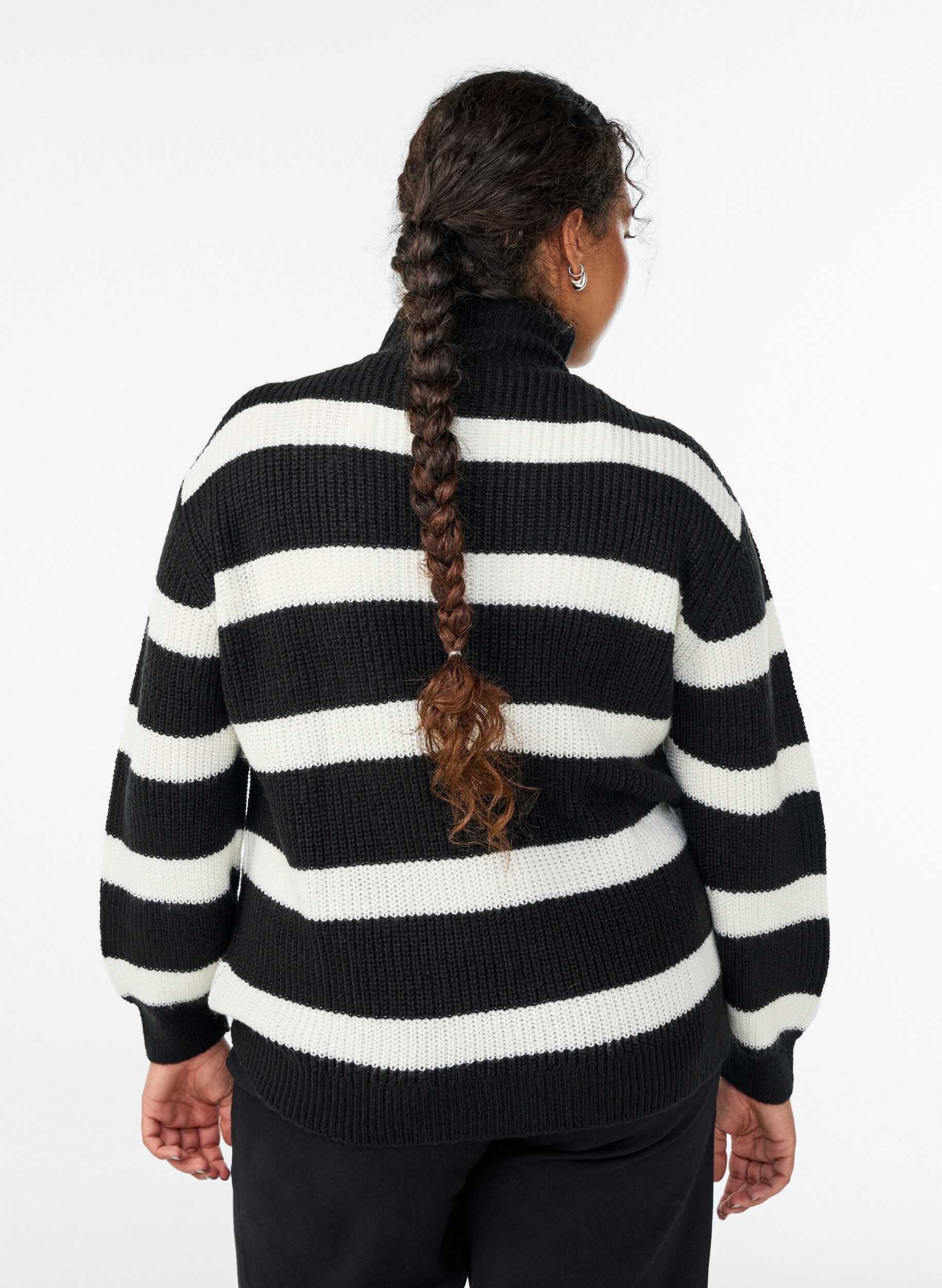 ZizziStriktr&oslash;je med h&oslash;j hals og lynl&aring;s, Sort, Model image number 2
