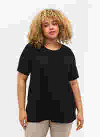 T-shirt i viskose med ribstruktur, Black, Model