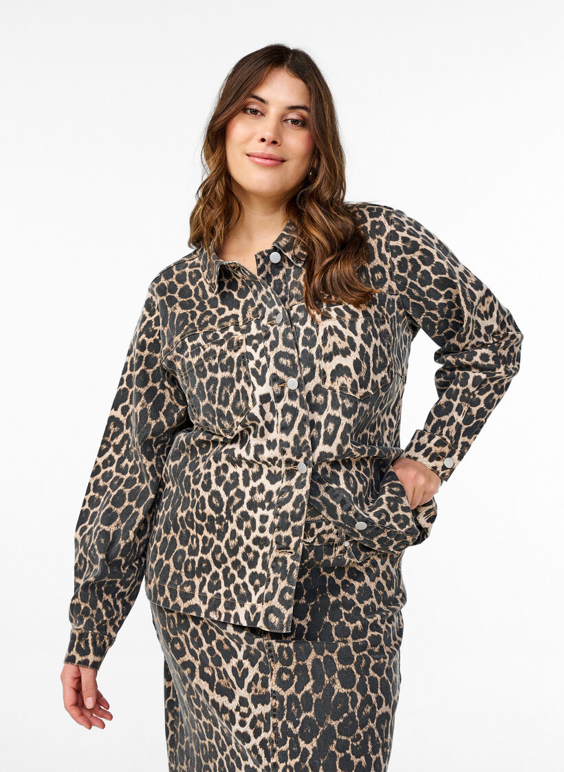 Denimjakke med leopardprint og brystlommer, Brun, Model image number 0