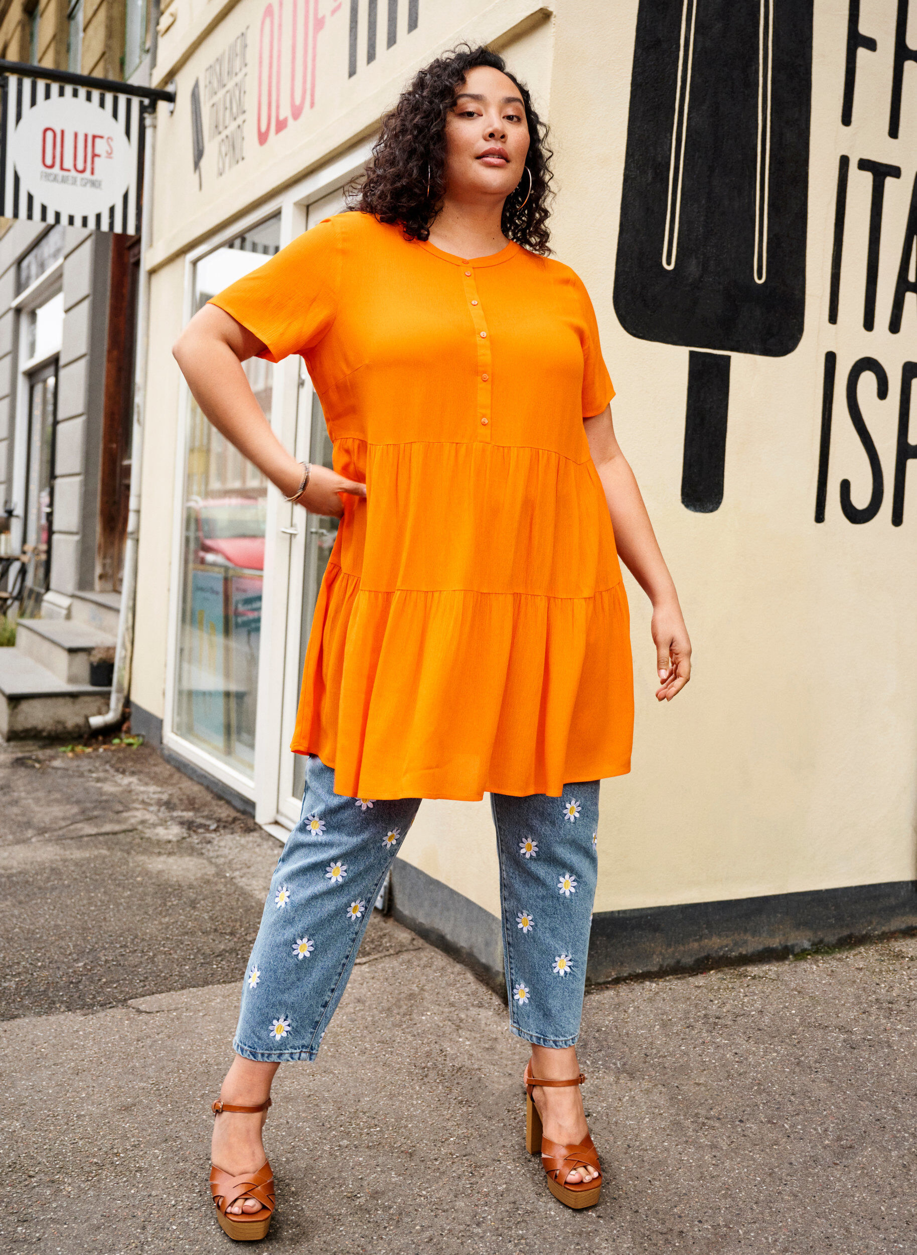 Zizzi Kort&aelig;rmet viskose kjole med a-form, Exuberance, Image image number 0