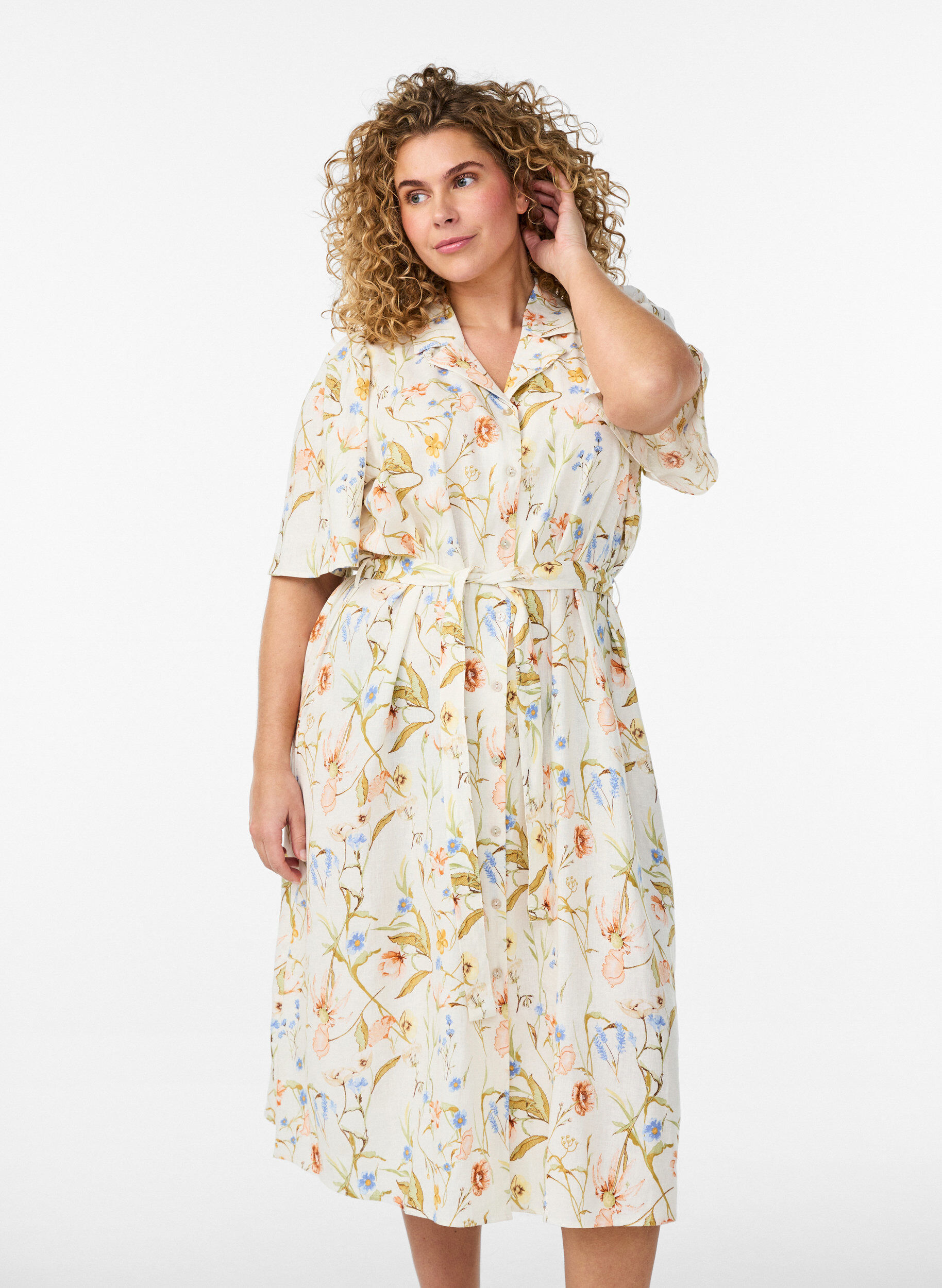 Skjortekjole i h&oslash;r og viskose med bindeb&aelig;lte, Vanilla, Model