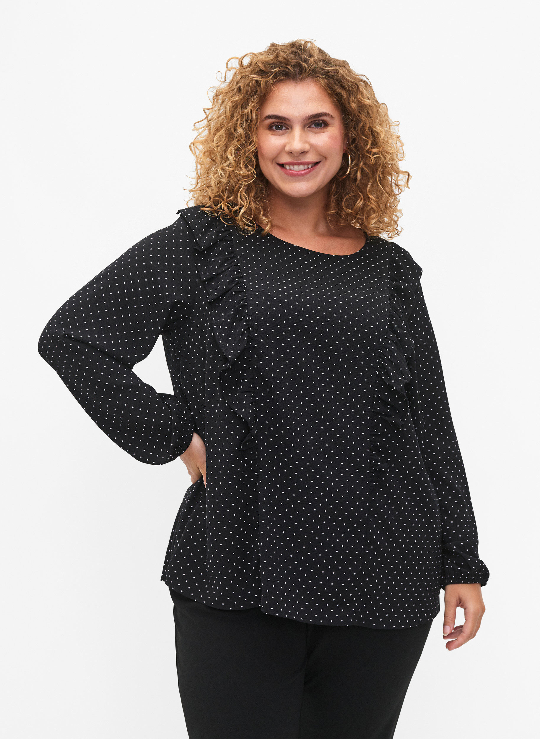 Zizzi Lang&aelig;rmet bluse med fl&aelig;ser, Black Dot, Model image number 0