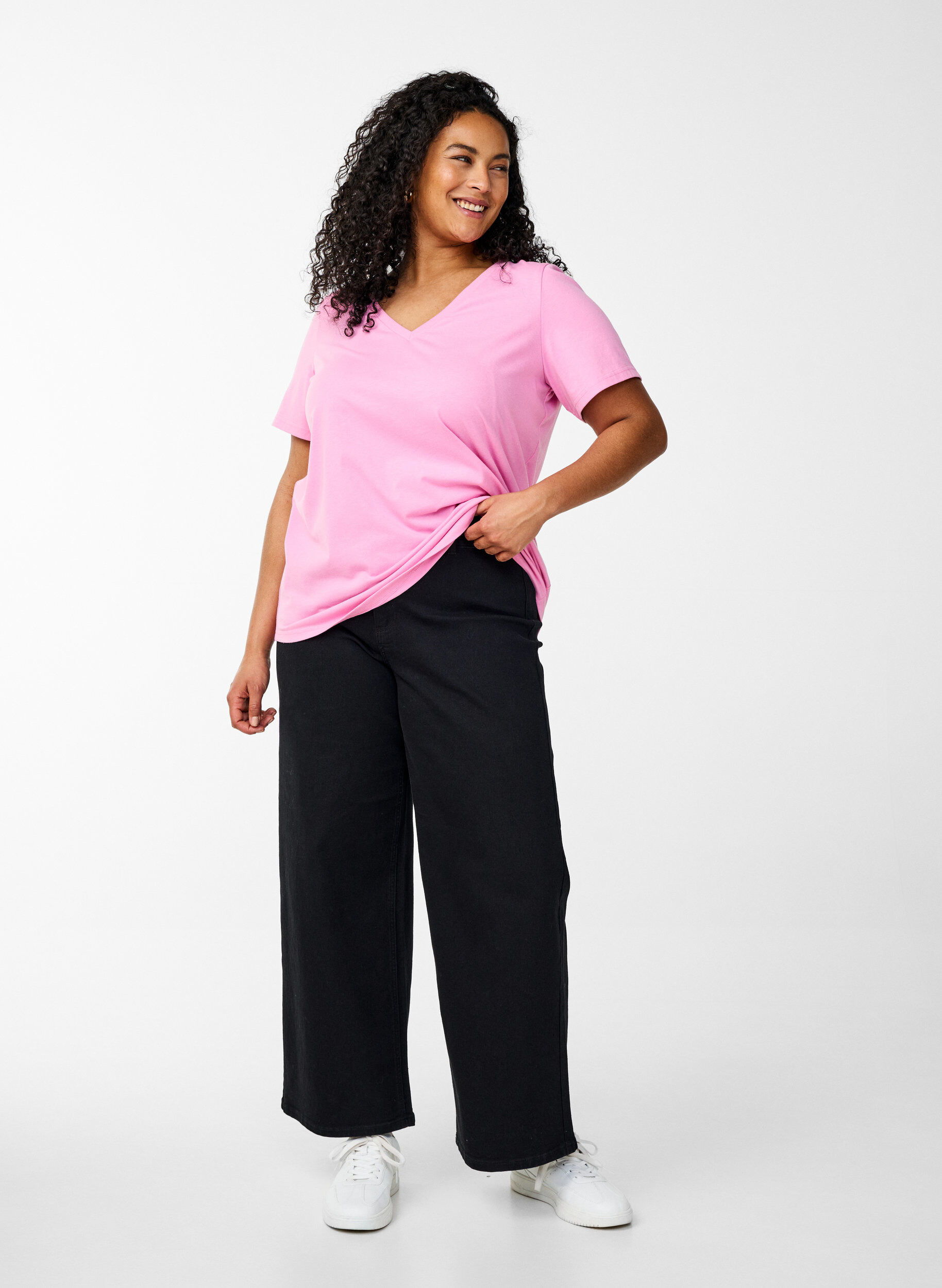 Zizzi FLASH - T-shirt med v-hals, Lyser&oslash;d, Model image number 1