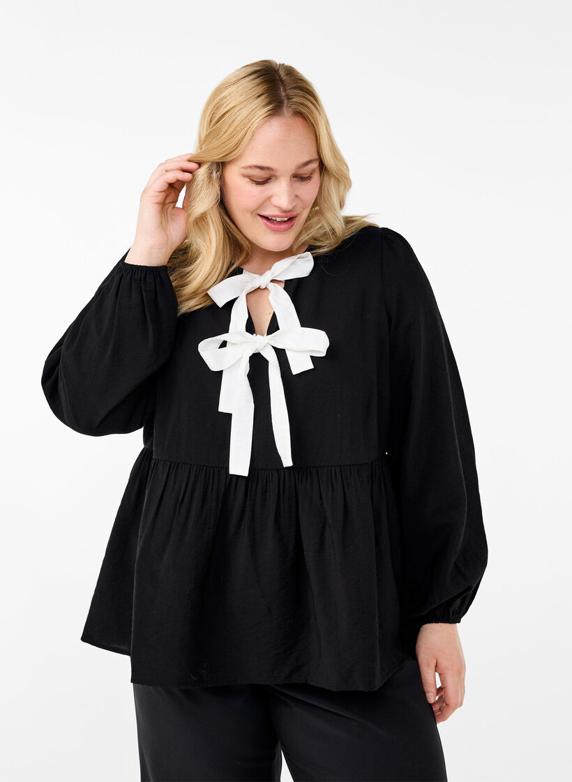 Viskosebluse med sløjfer og lange ærmer, Black White Bow, Model image number 0