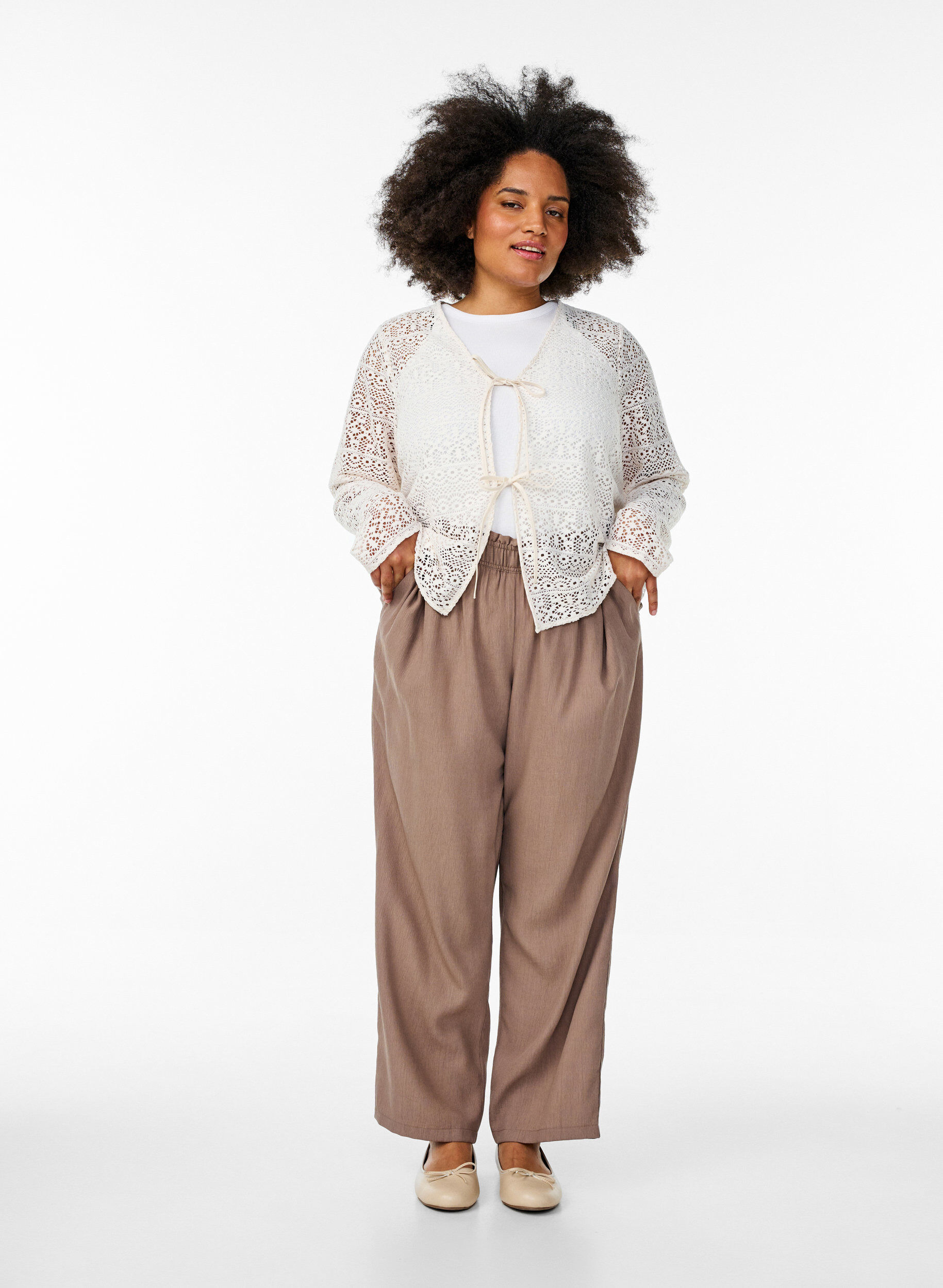 Zizzi Cardigan med hulm&oslash;nster og bindeb&aring;nd, Vanilla, Model image number 1