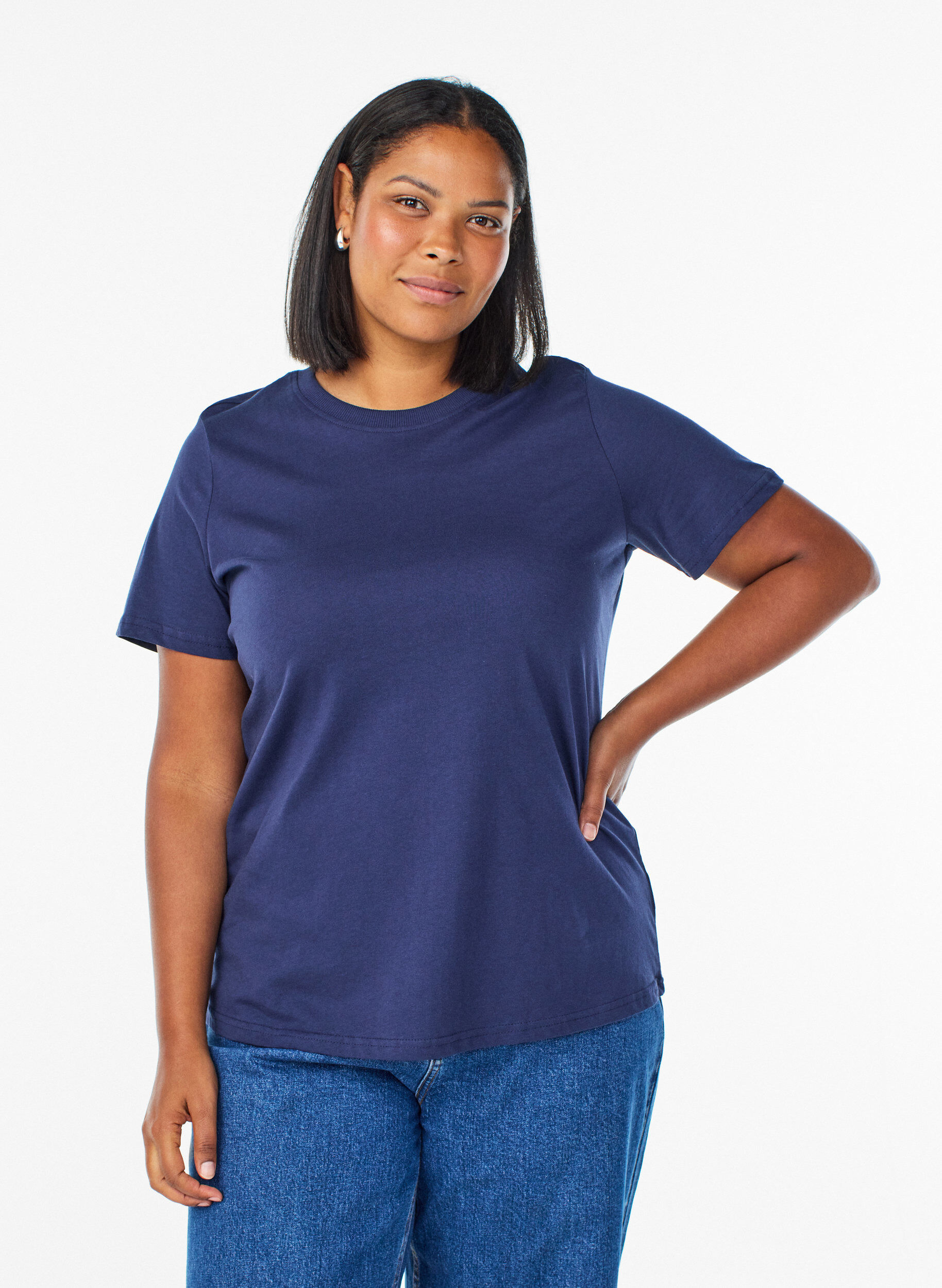 Basis t-shirt i bomuld med rund hals, Bl&aring;, Model