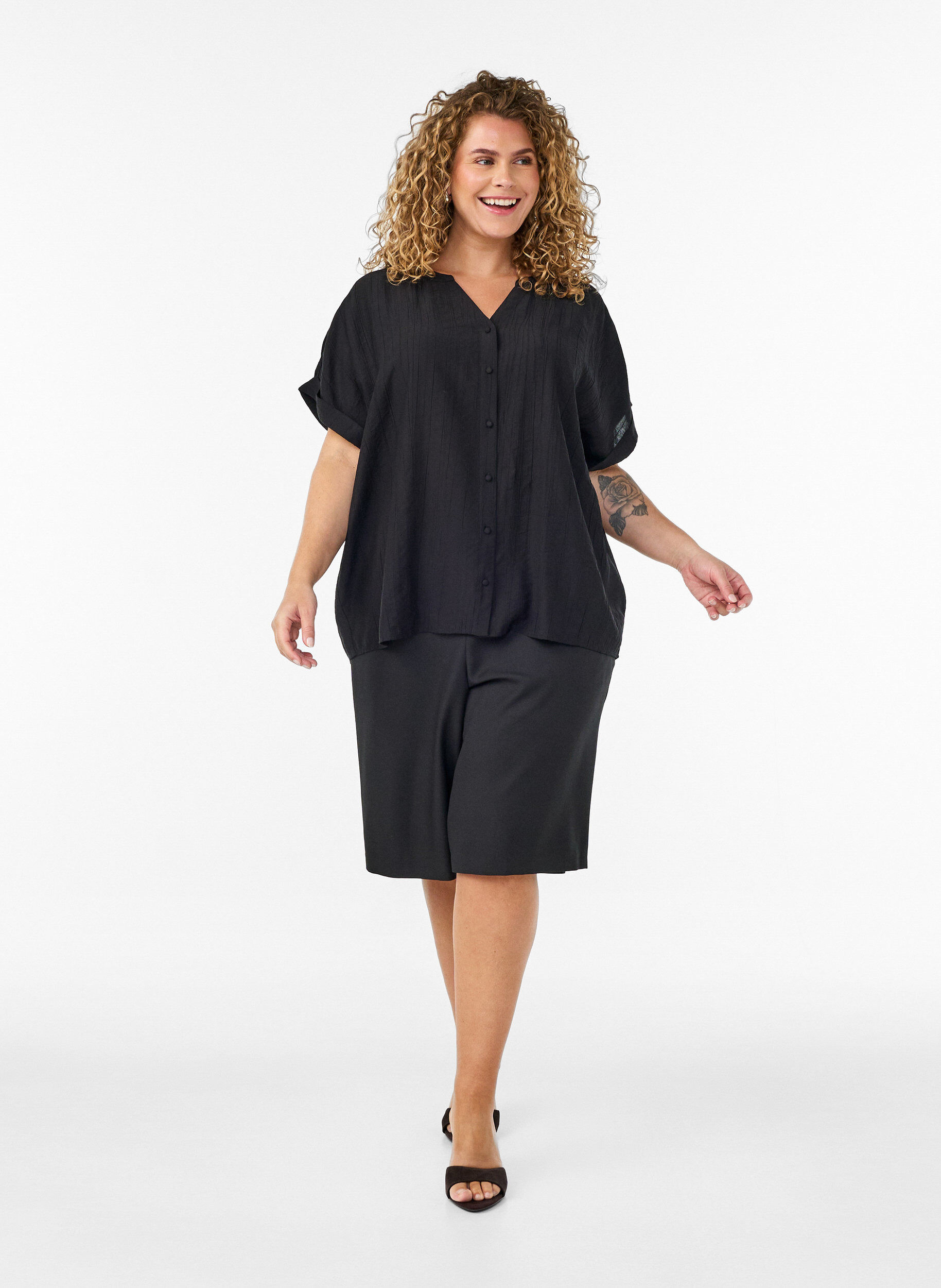 ZizziViskosebluse med knapper og struktur, Sort, Model image number 1