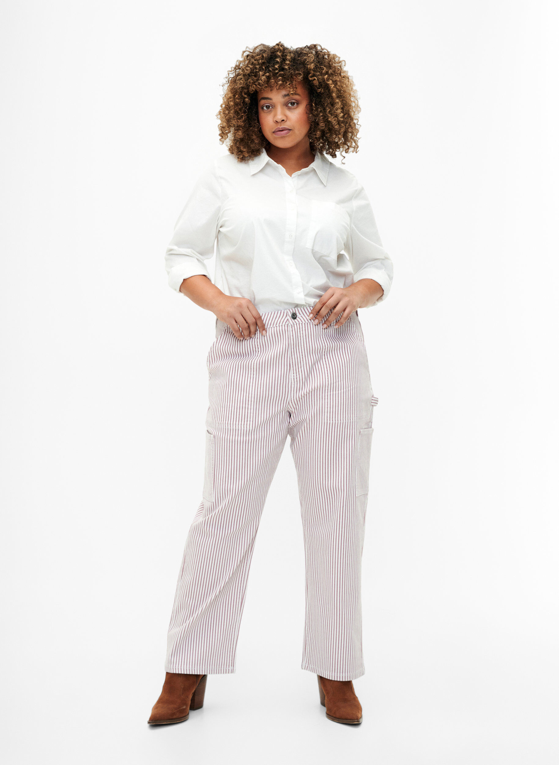 Zizzi Stribede cargo jeans med straight fit, Rose White Stripe, Model image number 0