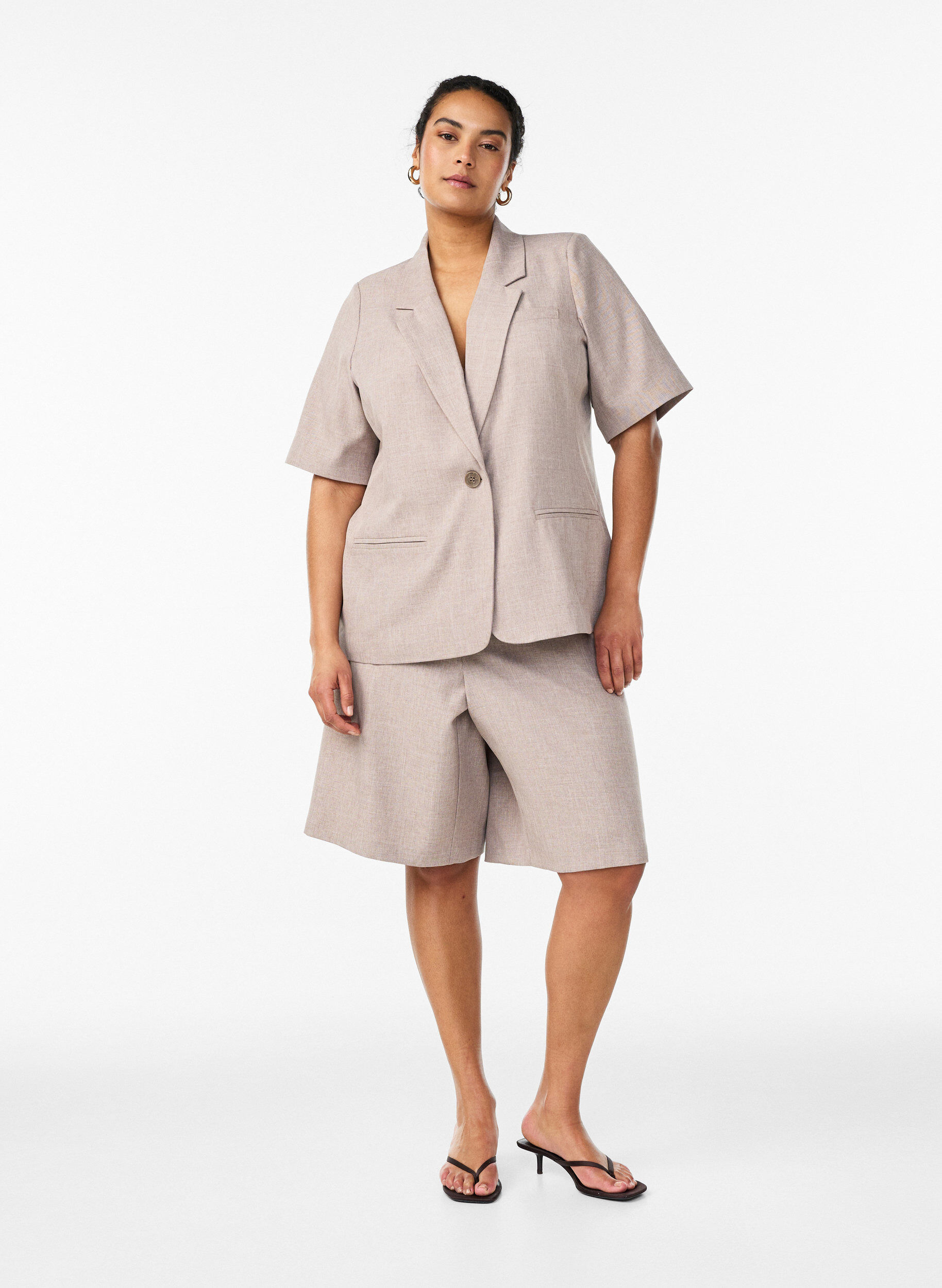 Zizzi Blazer med korte &aelig;rmer og reverskrave, Brun, Model image number 1