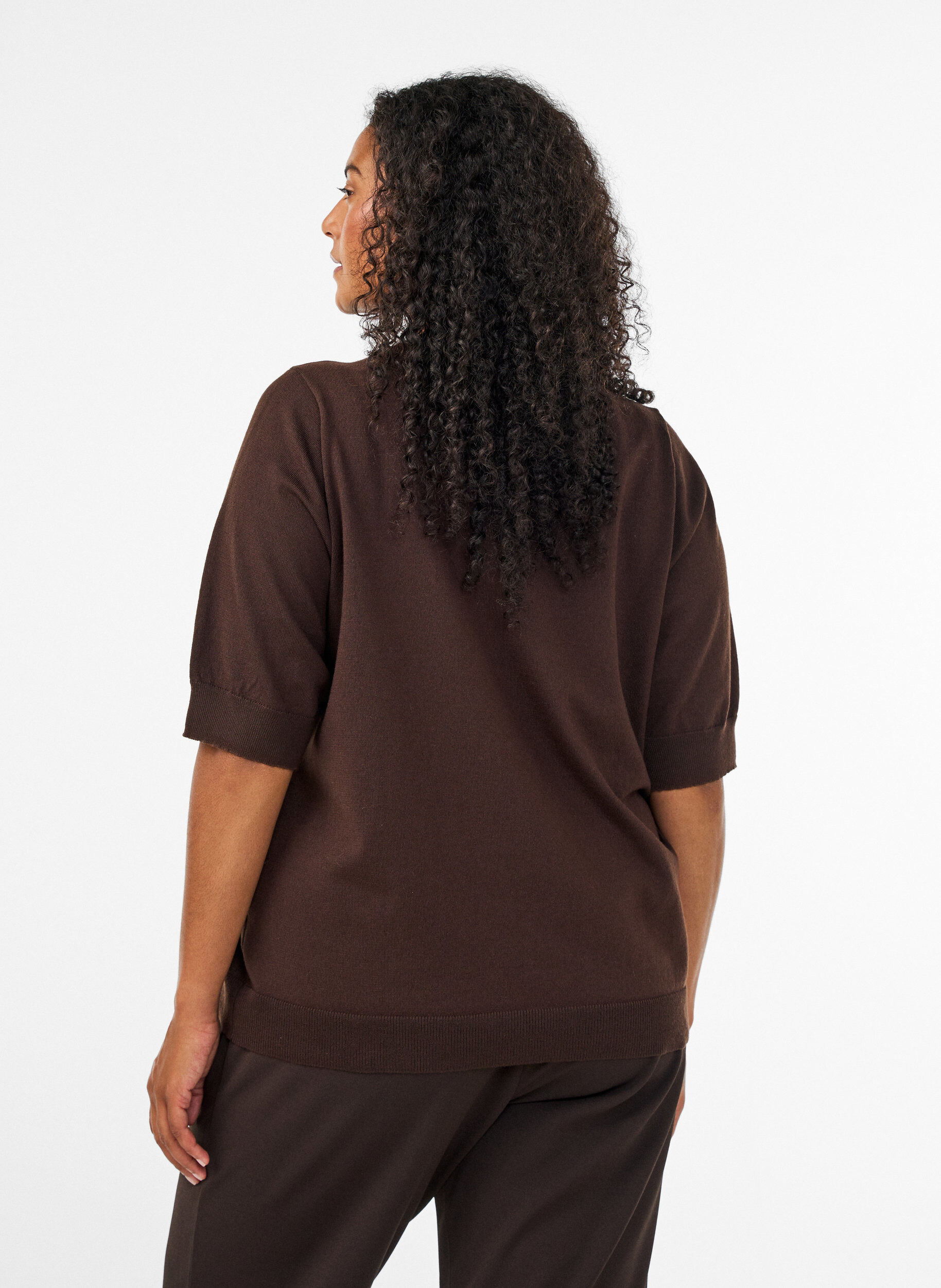 ZizziFinstrikket bluse med korte &aelig;rmer, Brun, Model image number 1