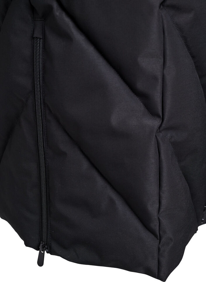 Lang vinterjakke med h&aelig;tte og imiteret pelskrave, Sort, Packshot image number 4