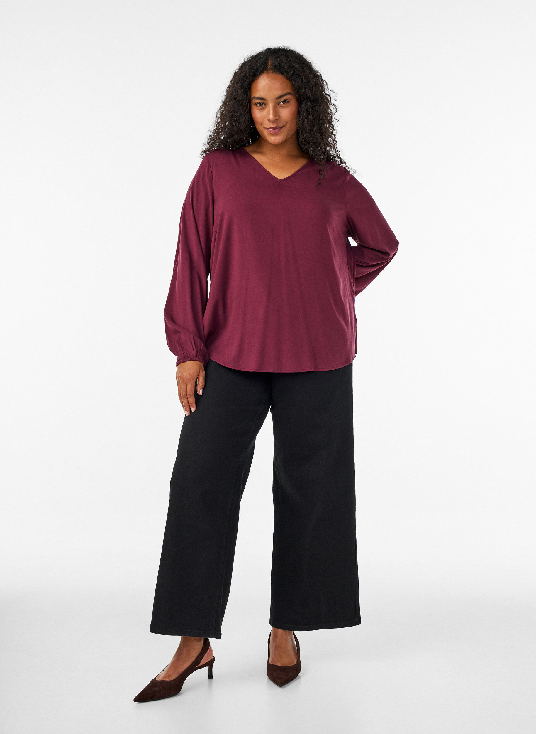 ZizziViskosebluse med V-hals og lange &aelig;rmer, R&oslash;d, Model image number 1