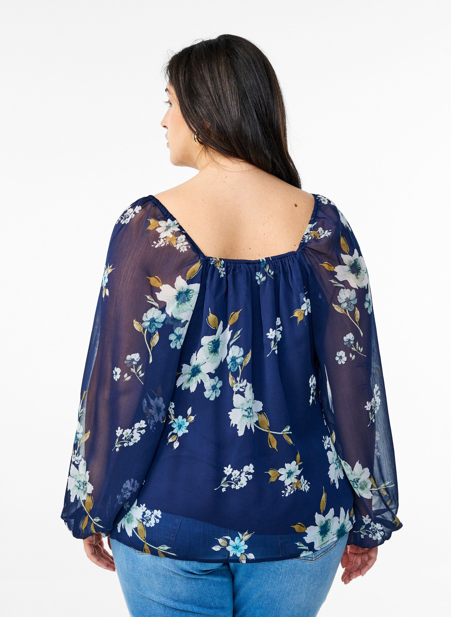 Zizzi Chiffonbluse med blomster og lange &aelig;rmer, Bl&aring;, Model image number 2