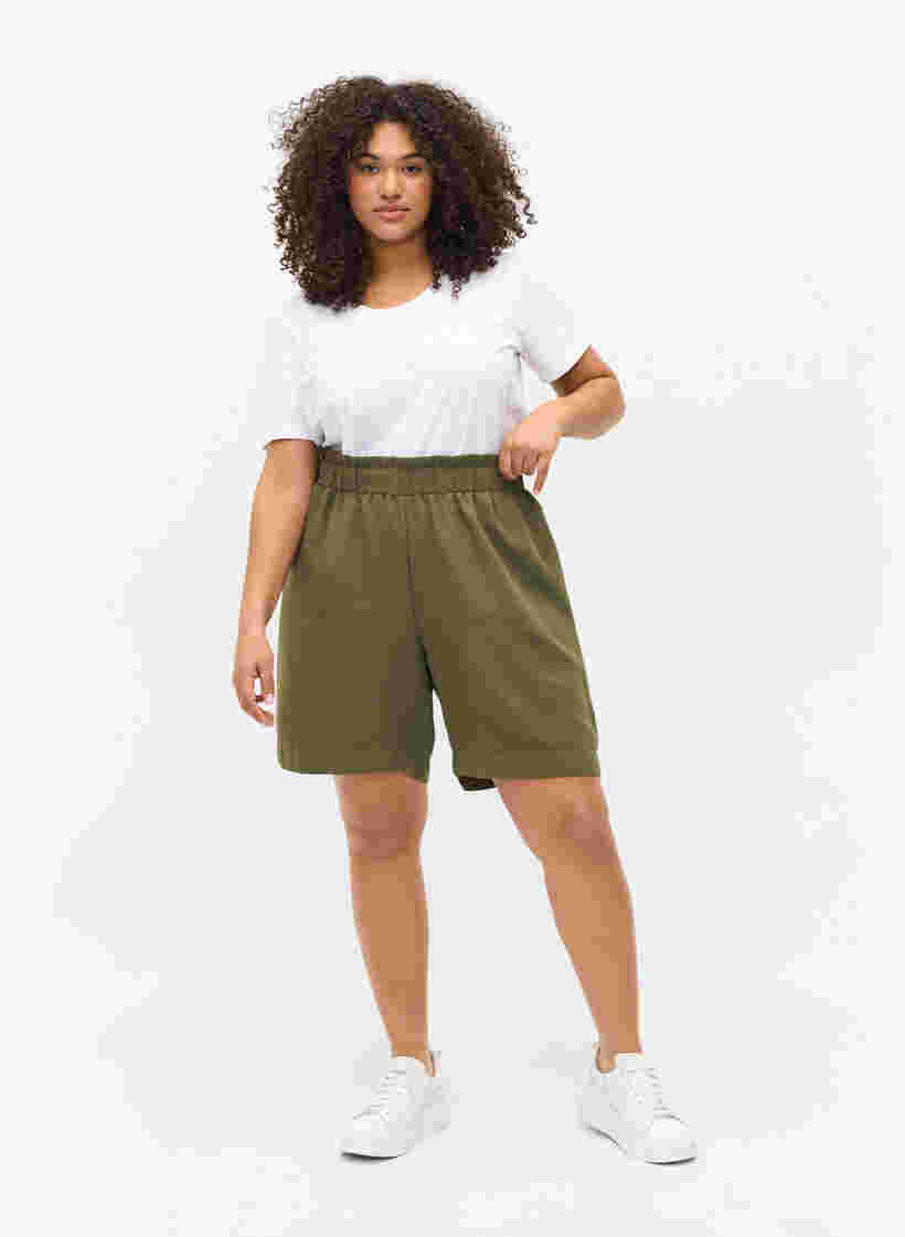 Løse shorts i viskose, Ivy Green, Model image number 2