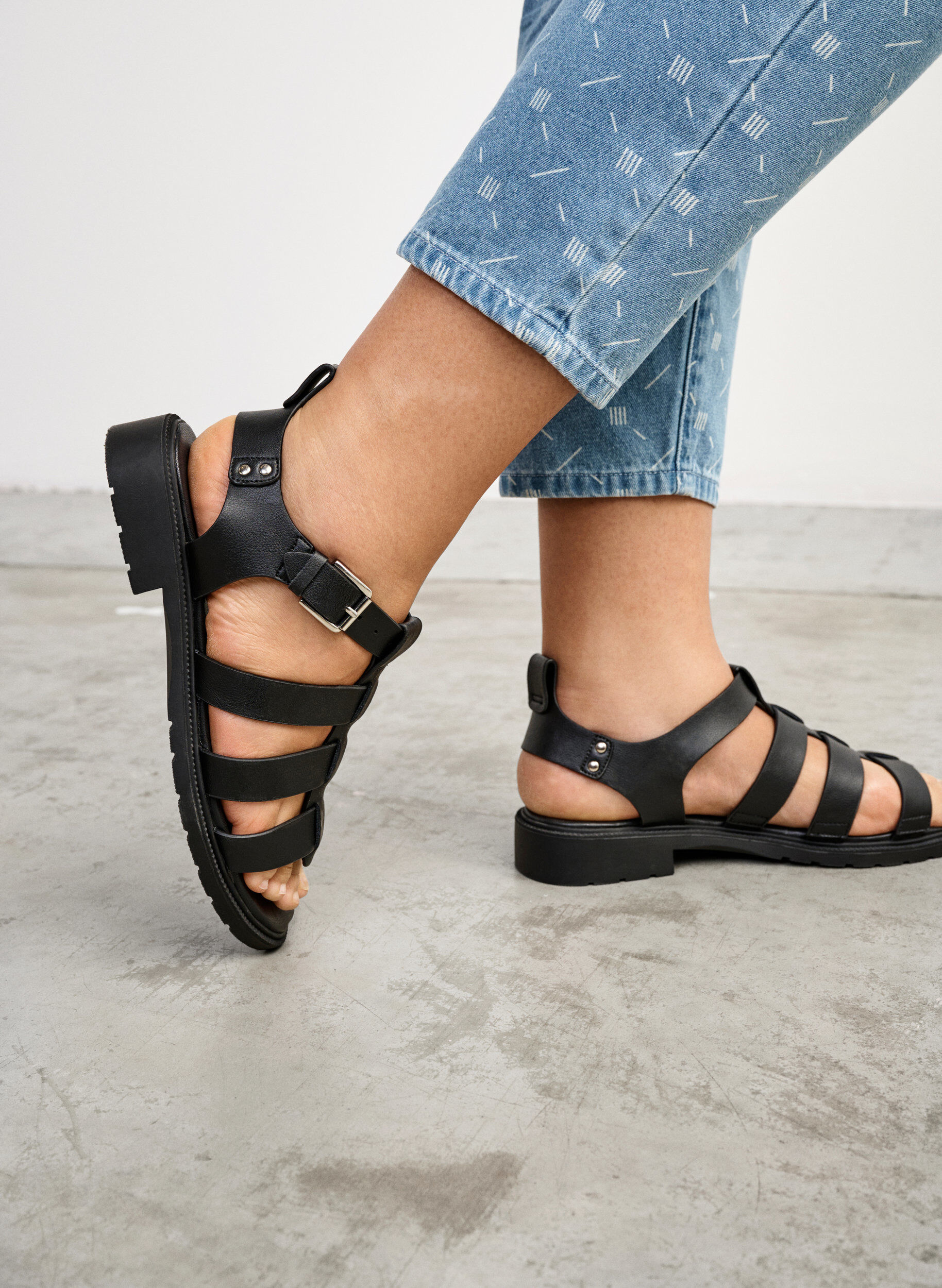 Zizzi Wide fit - L&aelig;der sandal, Sort, Image image number 1
