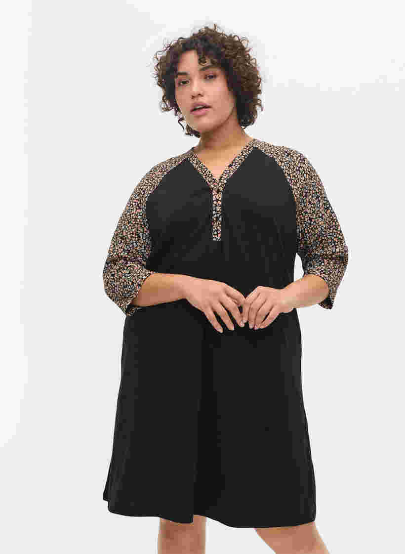 Bomulds natkjole med printdetaljer, Black Ditzy Flower, Model
