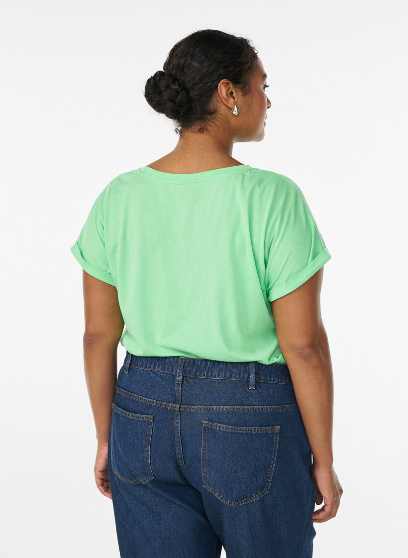 Kort&aelig;rmet t-shirt i bomuldsblanding, Gr&oslash;n, Model