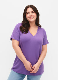 Viskose t-shirt med rib og v-hals, Deep Lavender, Model