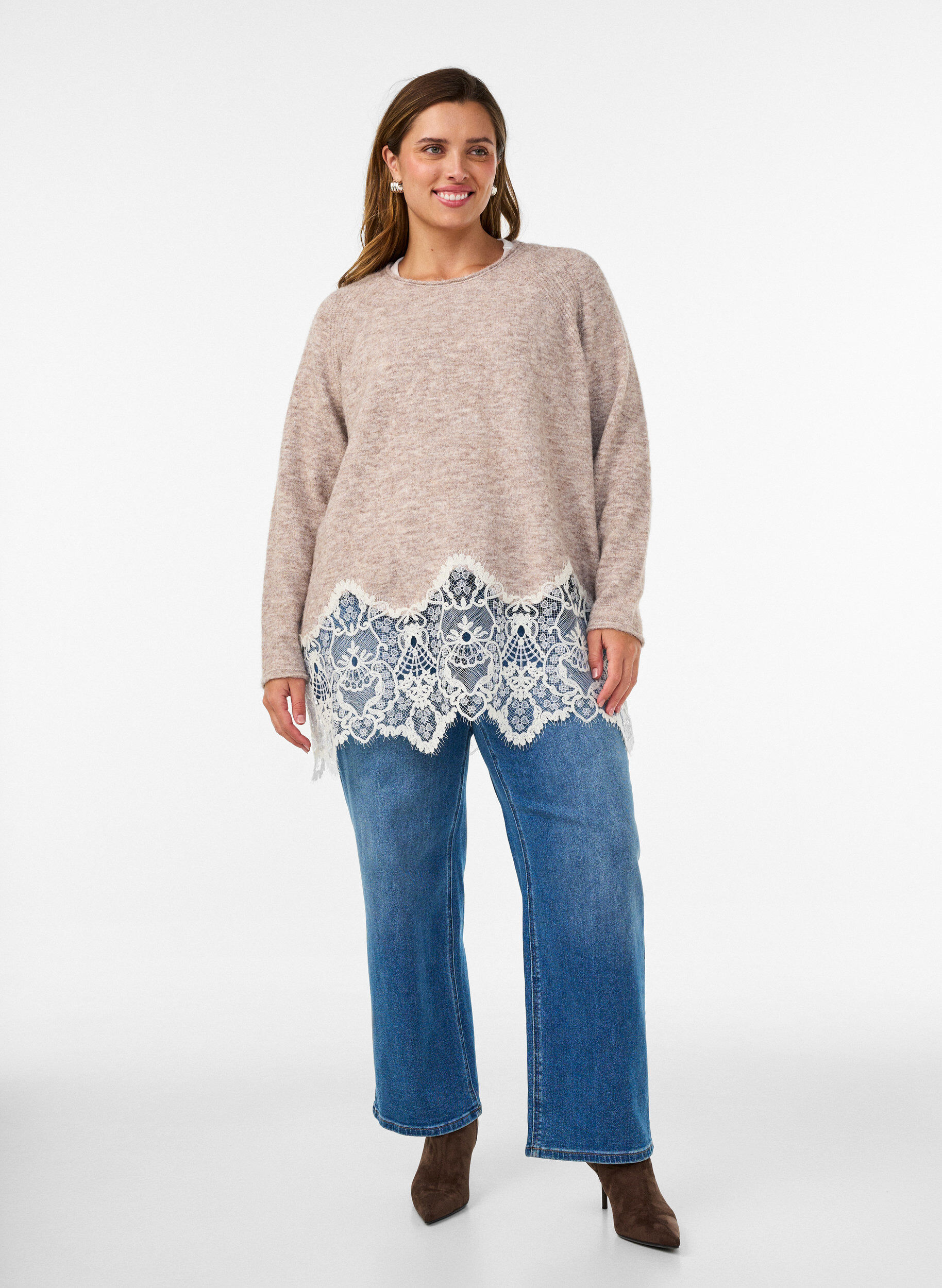 ZizziStrikbluse med raglan&aelig;rmer og bred blondekant, Beige, Model image number 1