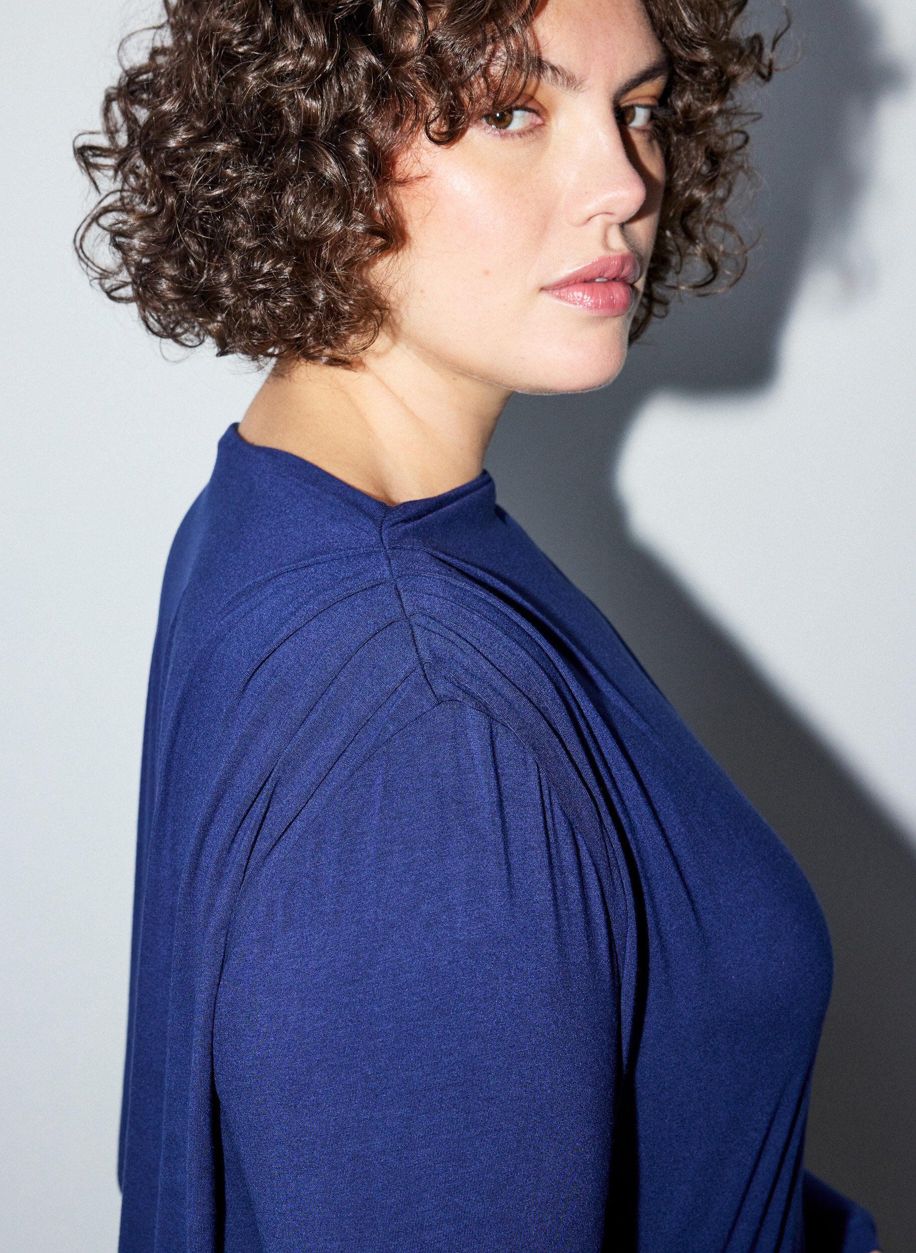 ZizziBluse med b&aring;dhals og ballonpasform, Bl&aring;, Model image number 3