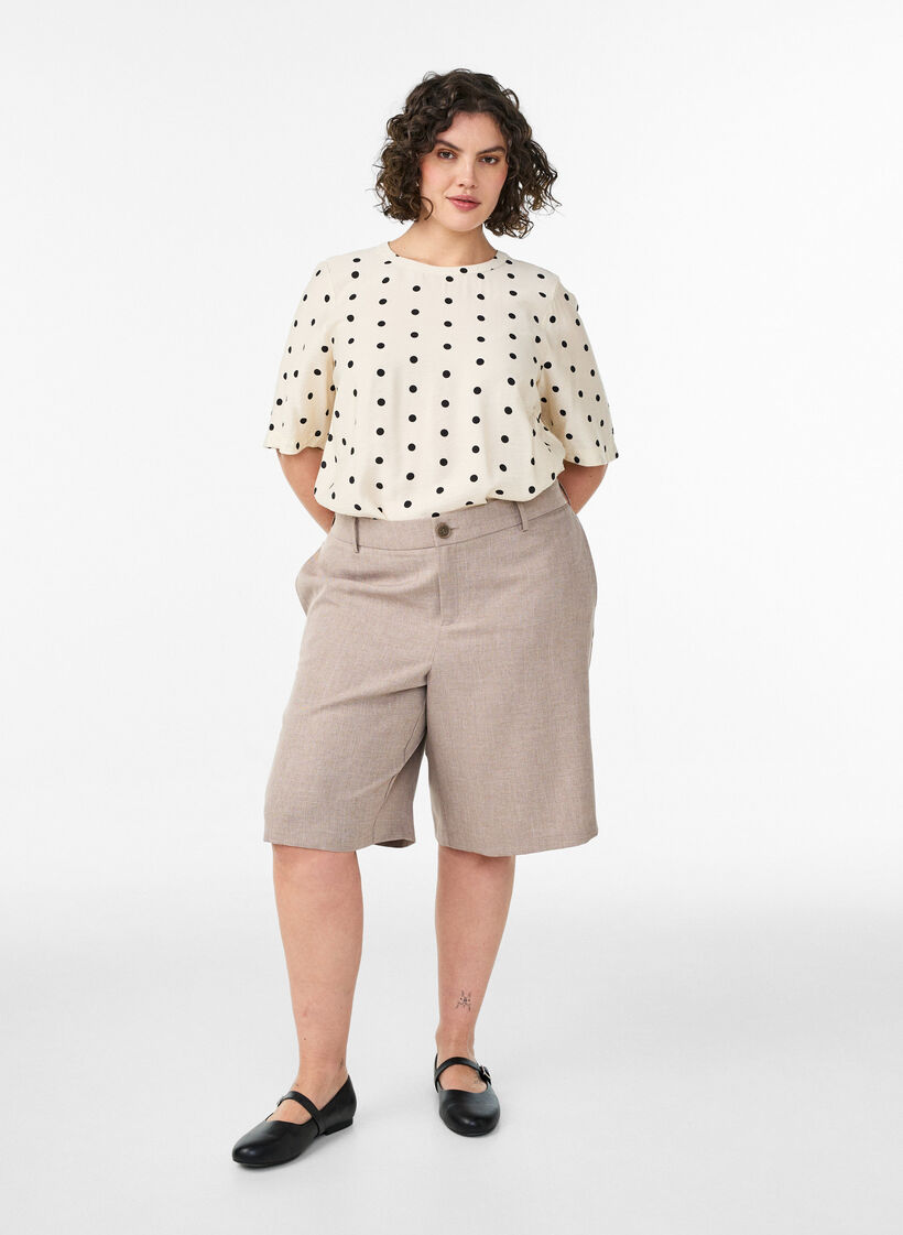 Viskosebluse med prikker og 1/2 &aelig;rmer, Vanilla, Model image number 1