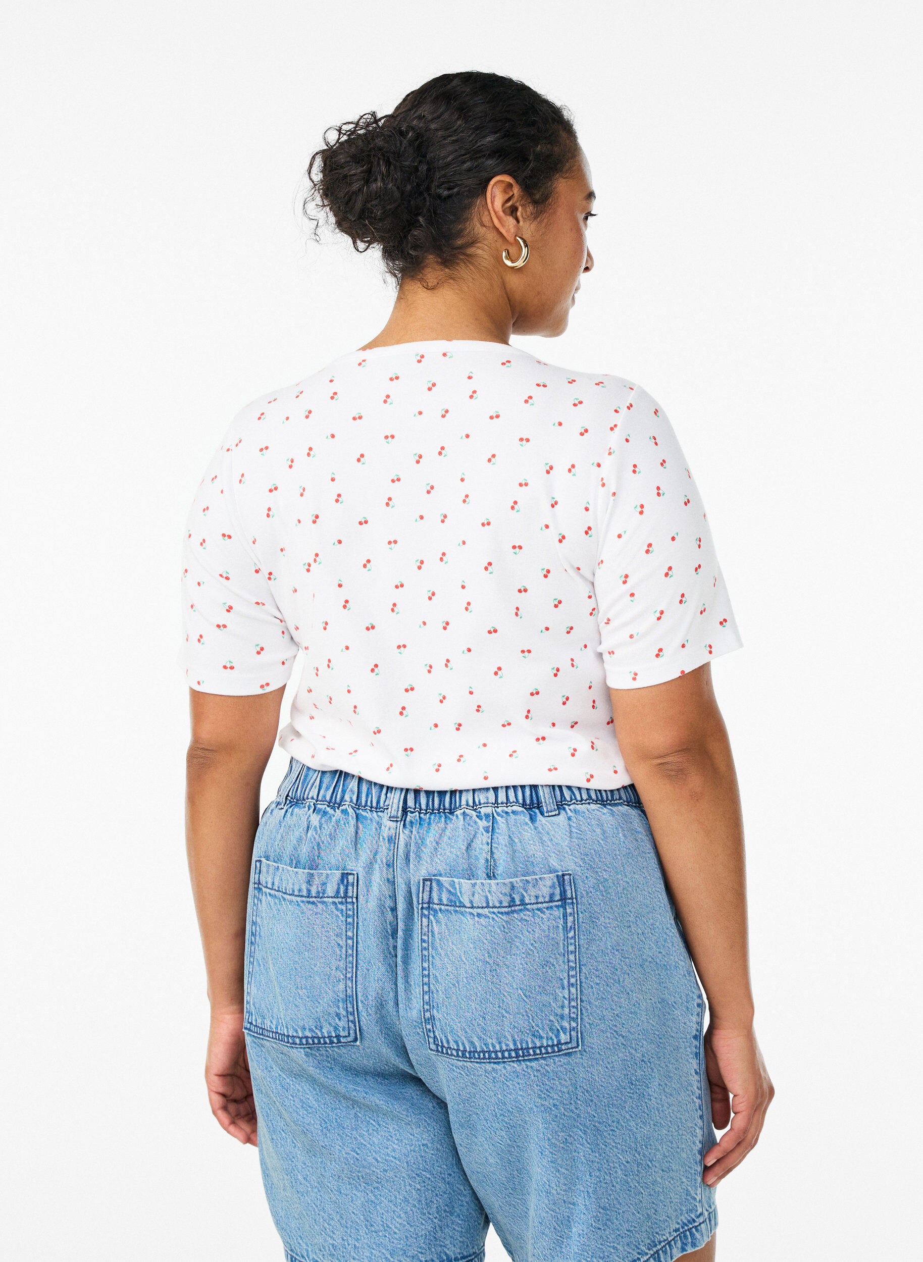 Zizzi T-shirt i bomuld med allover print, Vanilla, Model image number 2