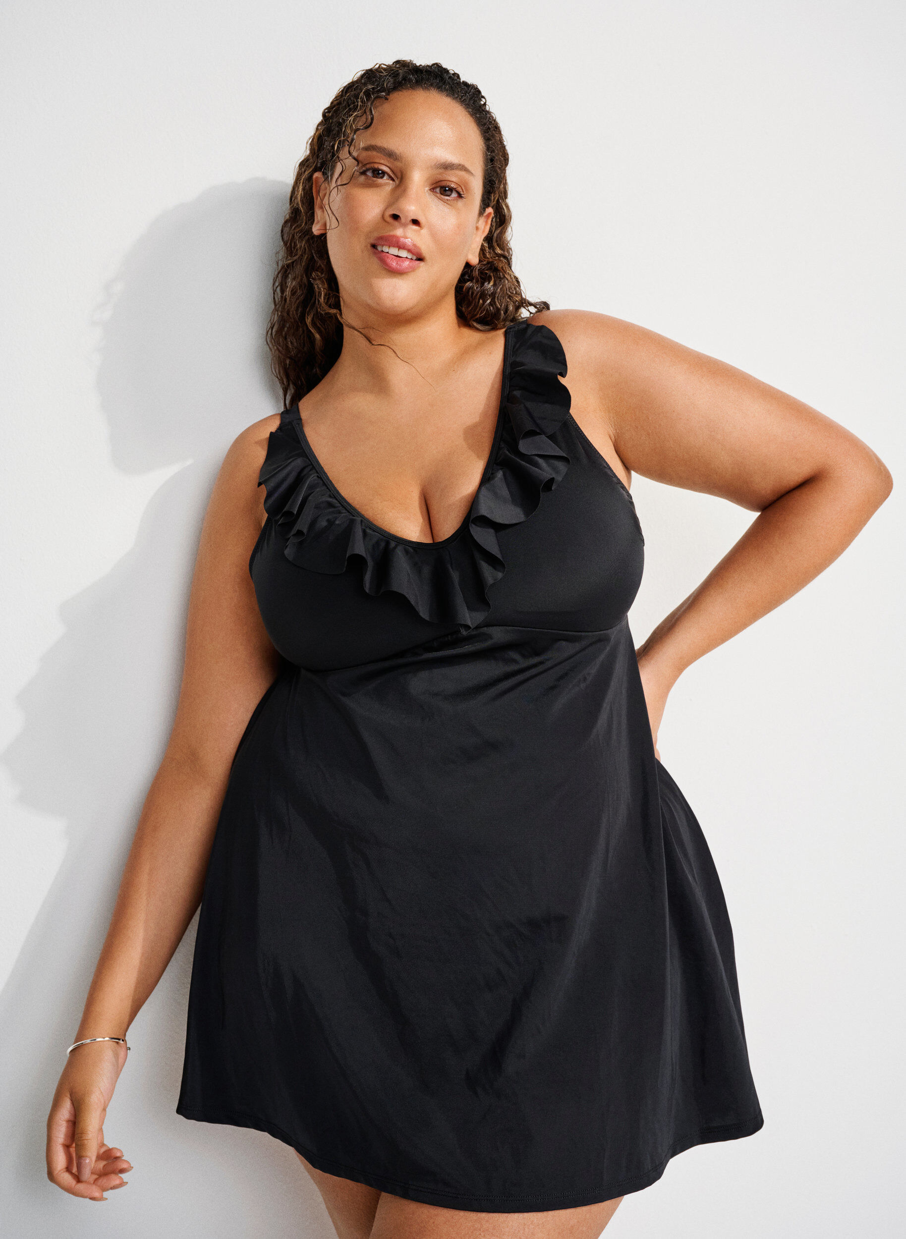 Zizzi Badekjole med fl&aelig;ser og udtagelige indl&aelig;g, Sort, Image image number 0