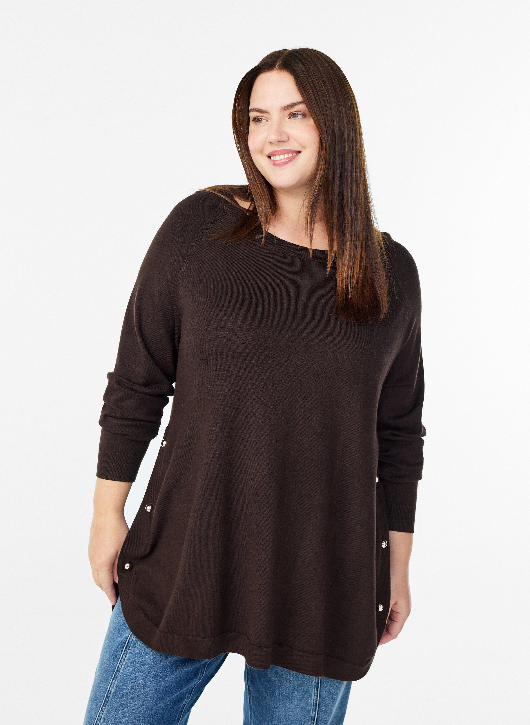 ZizziStrikbluse med knapper i siden, Brun, Model image number 0