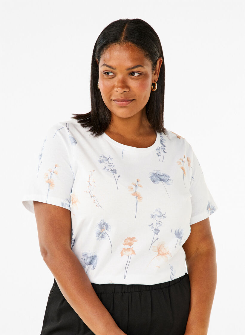 T-shirt i økologisk bomuld med blomsterprint, White W. Blue flower, Model image number 0