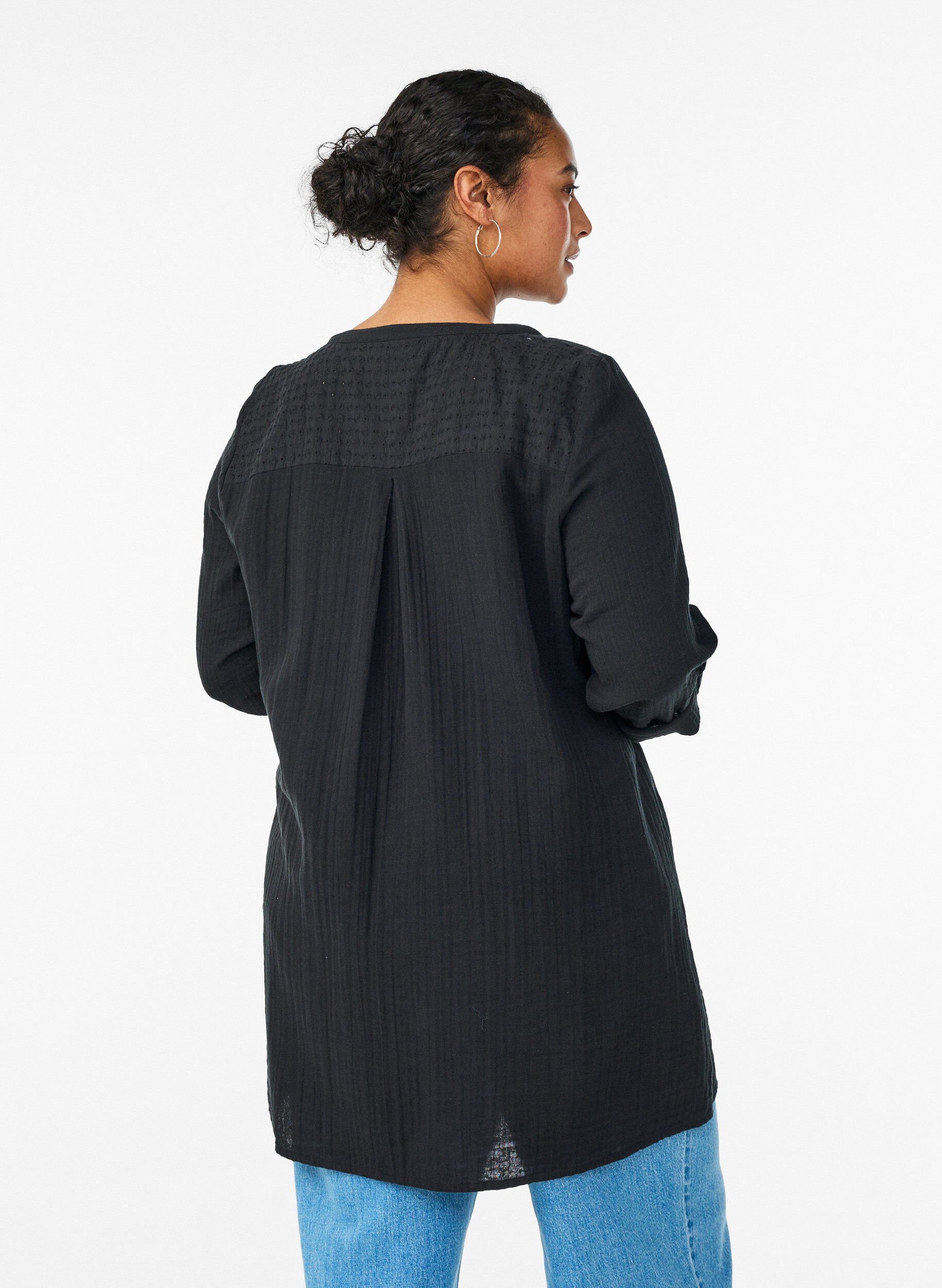 Zizzi Tunika i bomuldsmusselin med broderi anglaise, Sort, Model image number 2