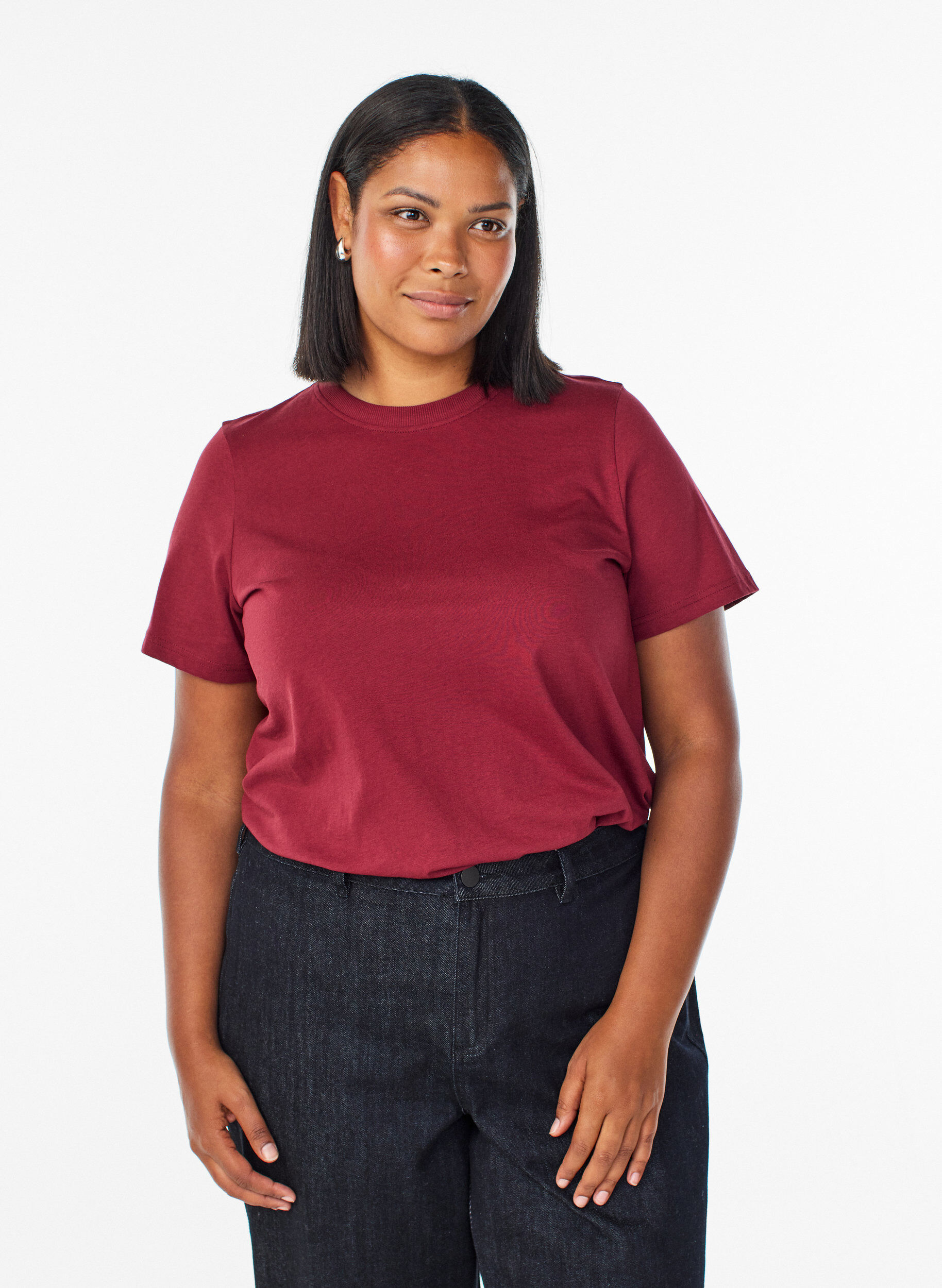 Basis t-shirt i bomuld med rund hals , M&oslash;rk Bordeaux, Model