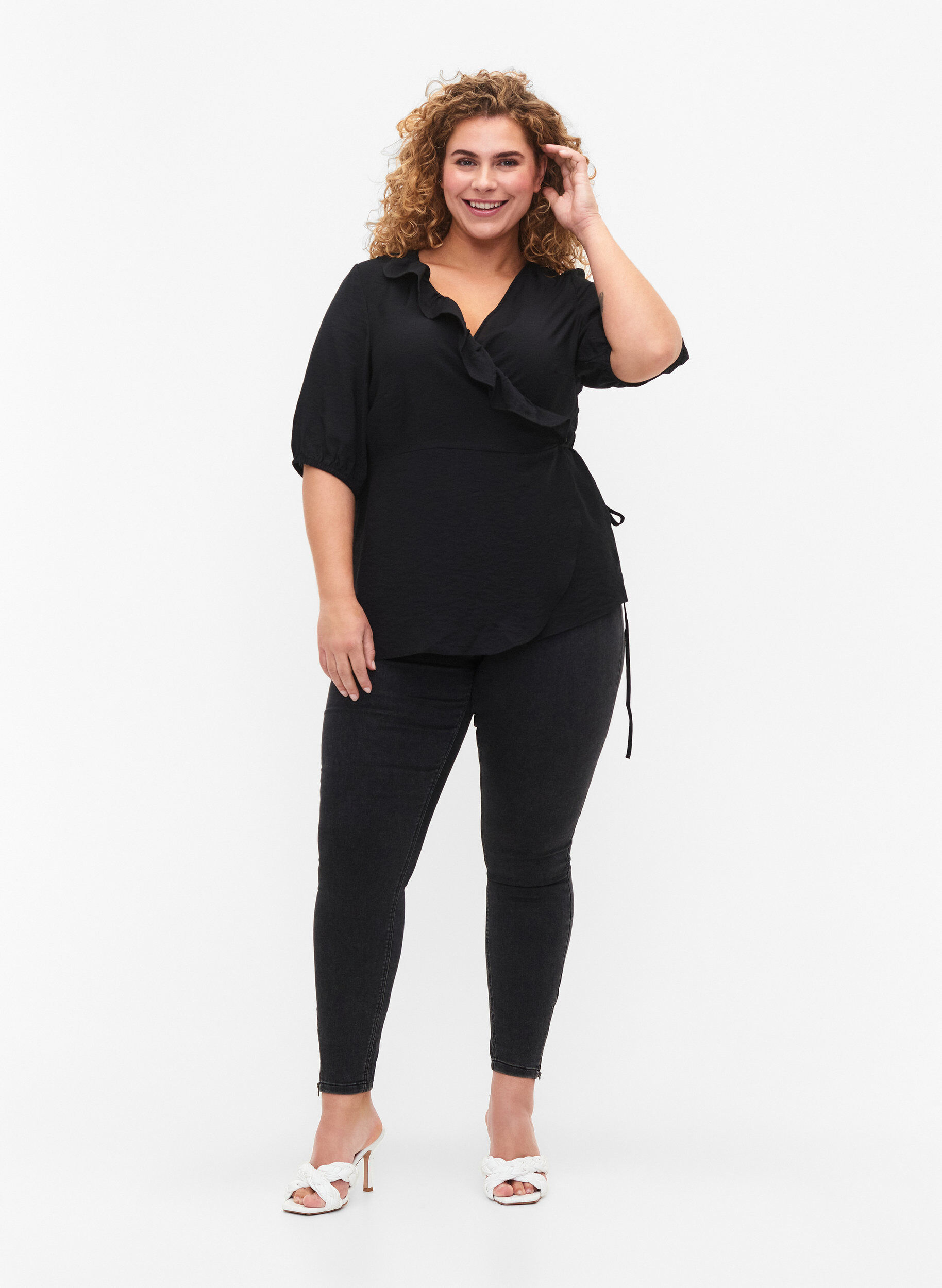 Zizzi Wrap bluse i viskose med 1/2 &aelig;rmer, Black, Model image number 2