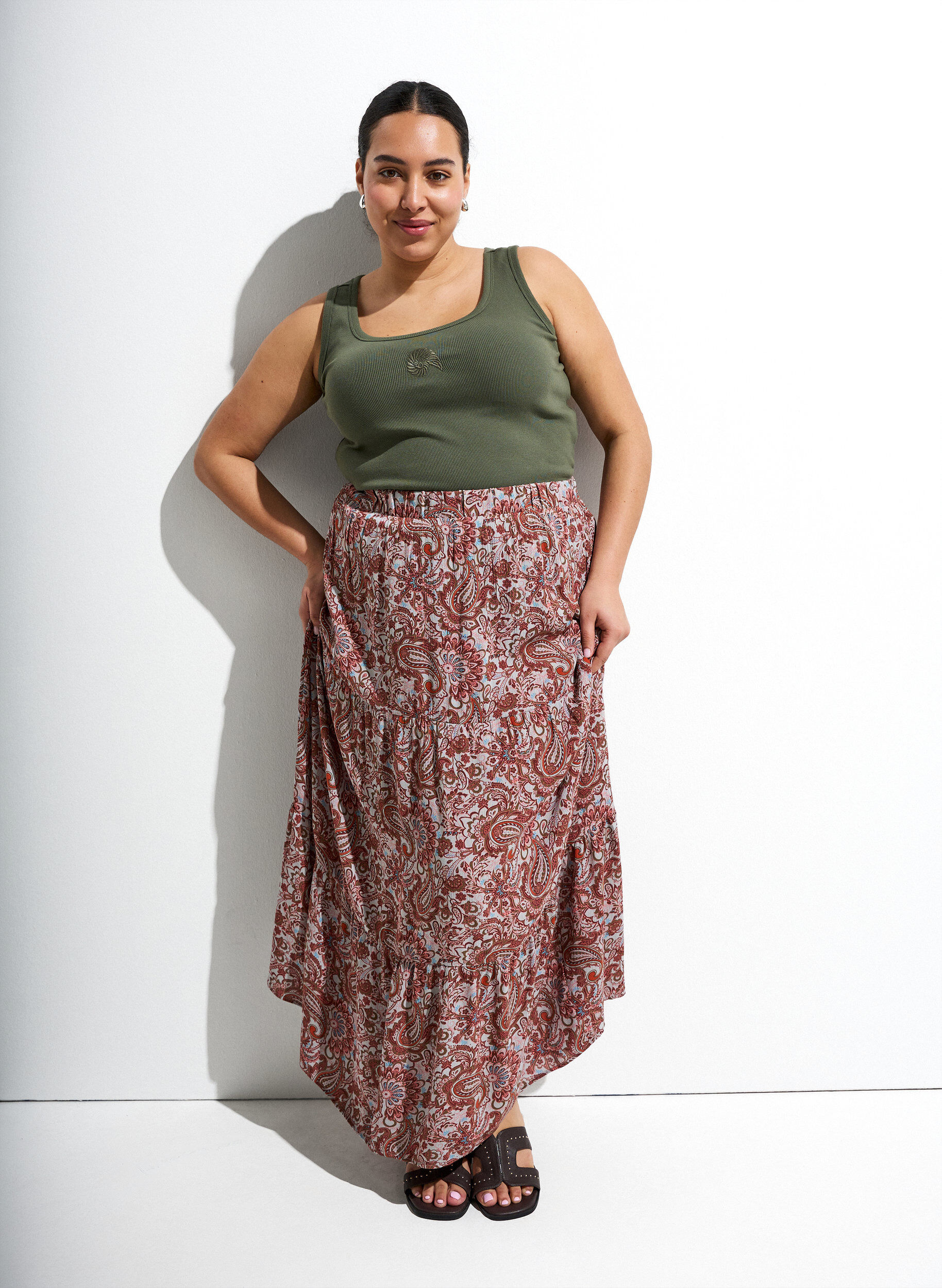 ZizziT&aelig;tsiddende top med motiv, Gr&oslash;n, Image image number 0