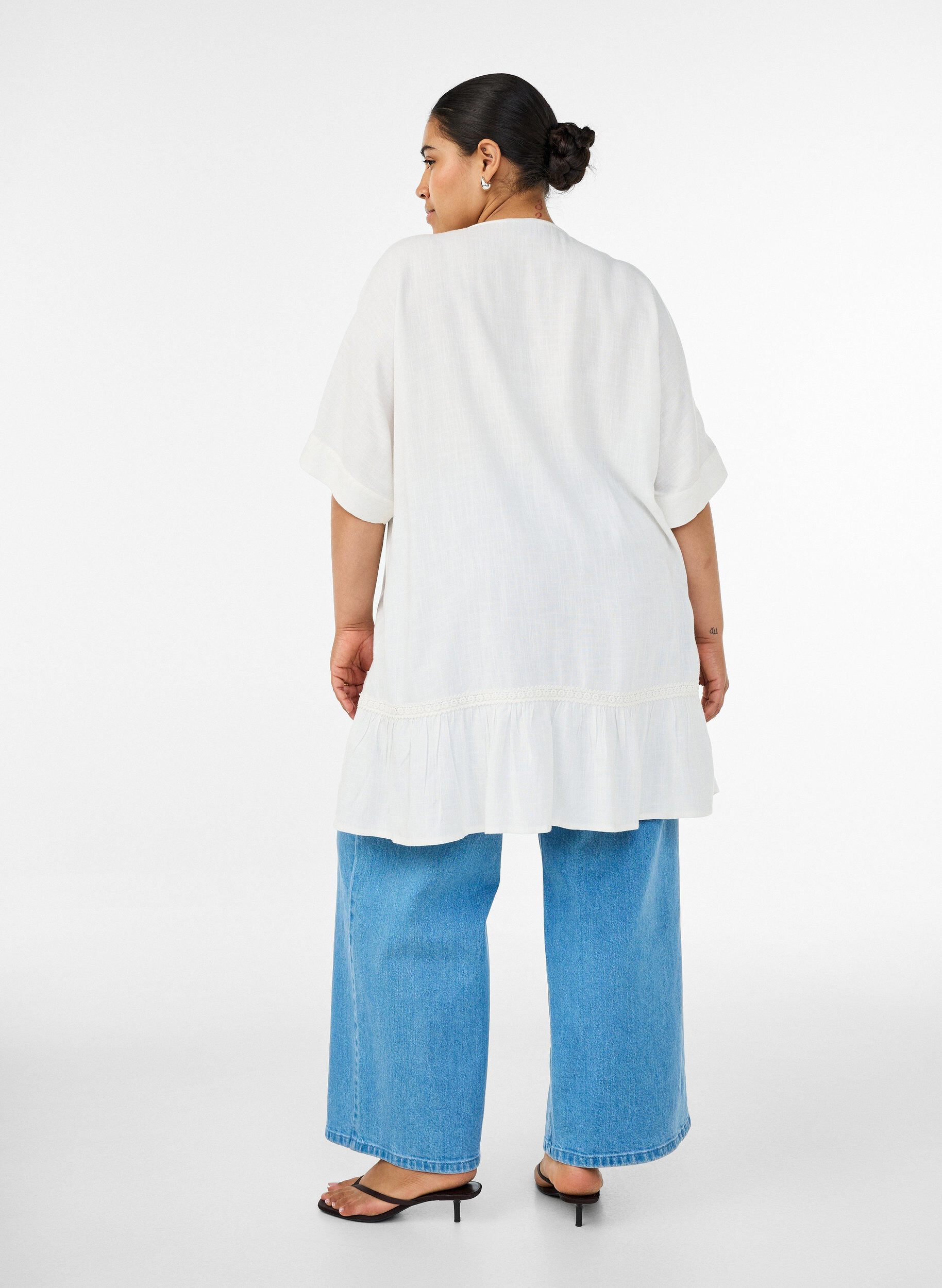 ZizziTunika i viskose med knapper og fl&aelig;sekant, Vanilla, Model image number 2