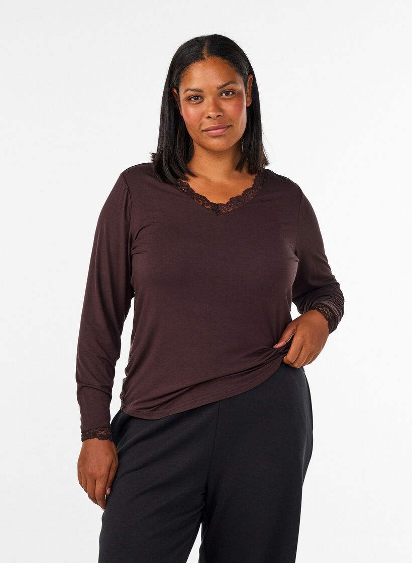 Viskosebluse med blondekanter og V-hals, Brun, Model image number 0
