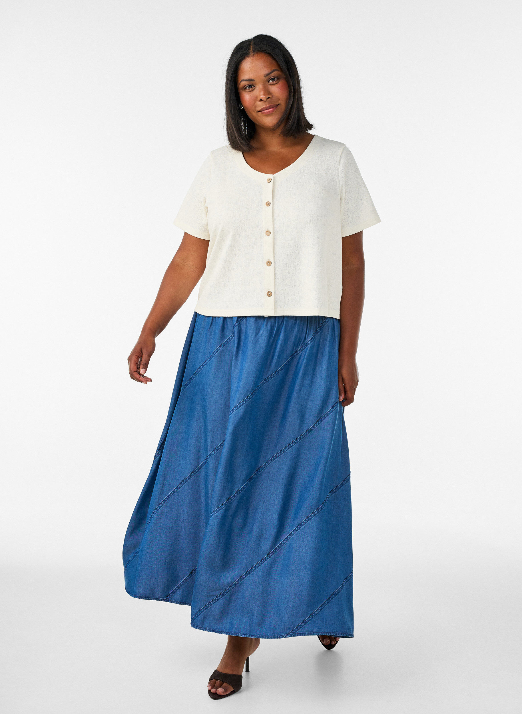 ZizziBluse i bomuld med struktur og knaplukning, Vanilla, Model image number 1