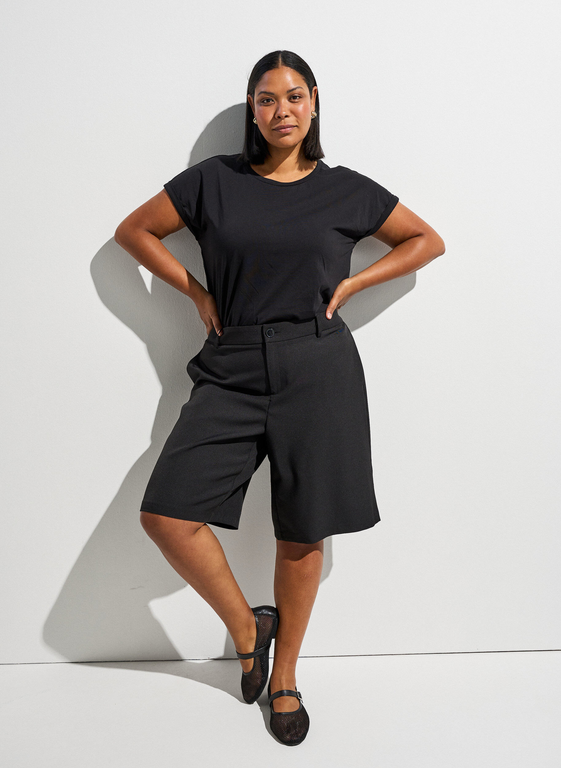 ZizziKort&aelig;rmet t-shirt i bomuldsblanding, Sort, Image image number 0