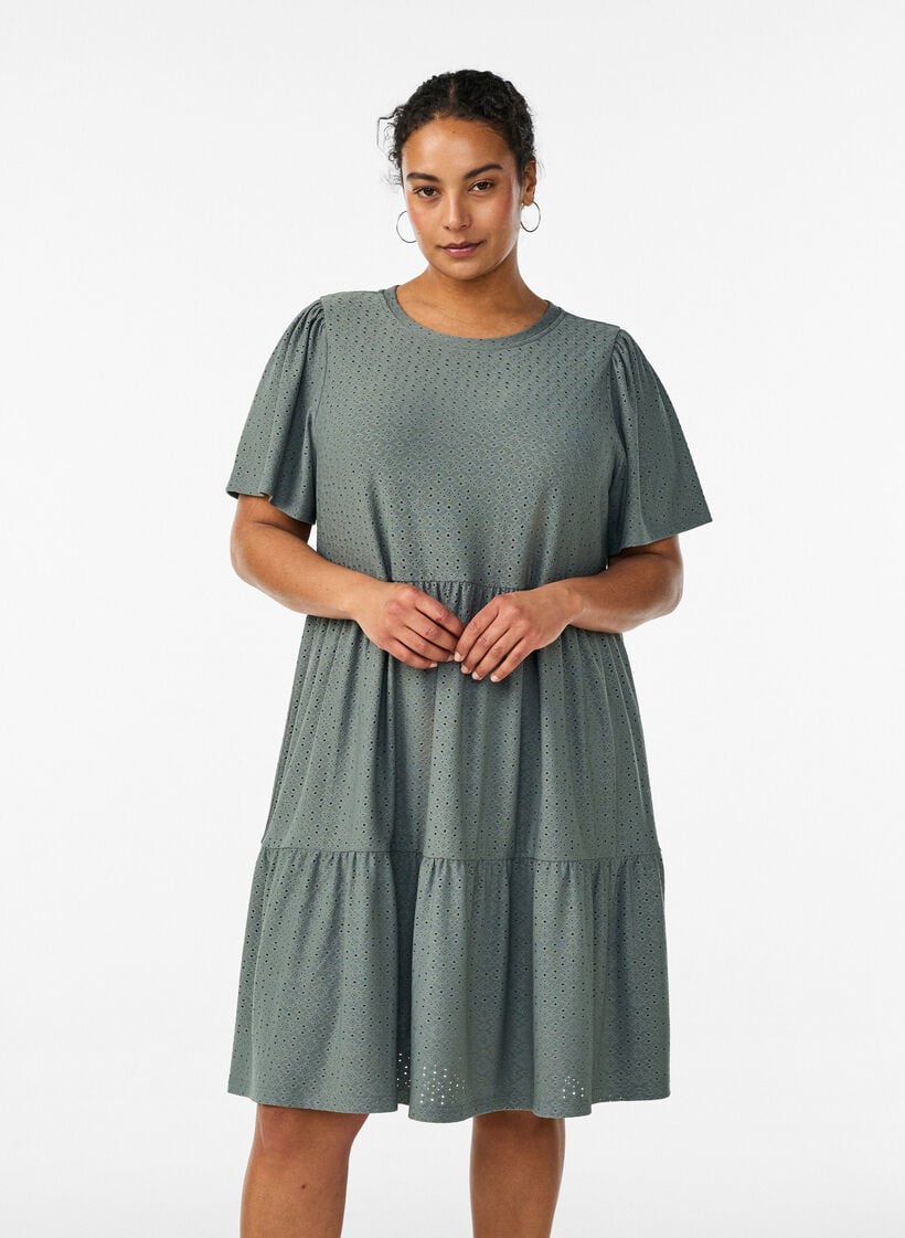 Kort kjole med hulm&oslash;nster og lagdelt sk&oslash;rt, Gr&oslash;n, Model image number 0