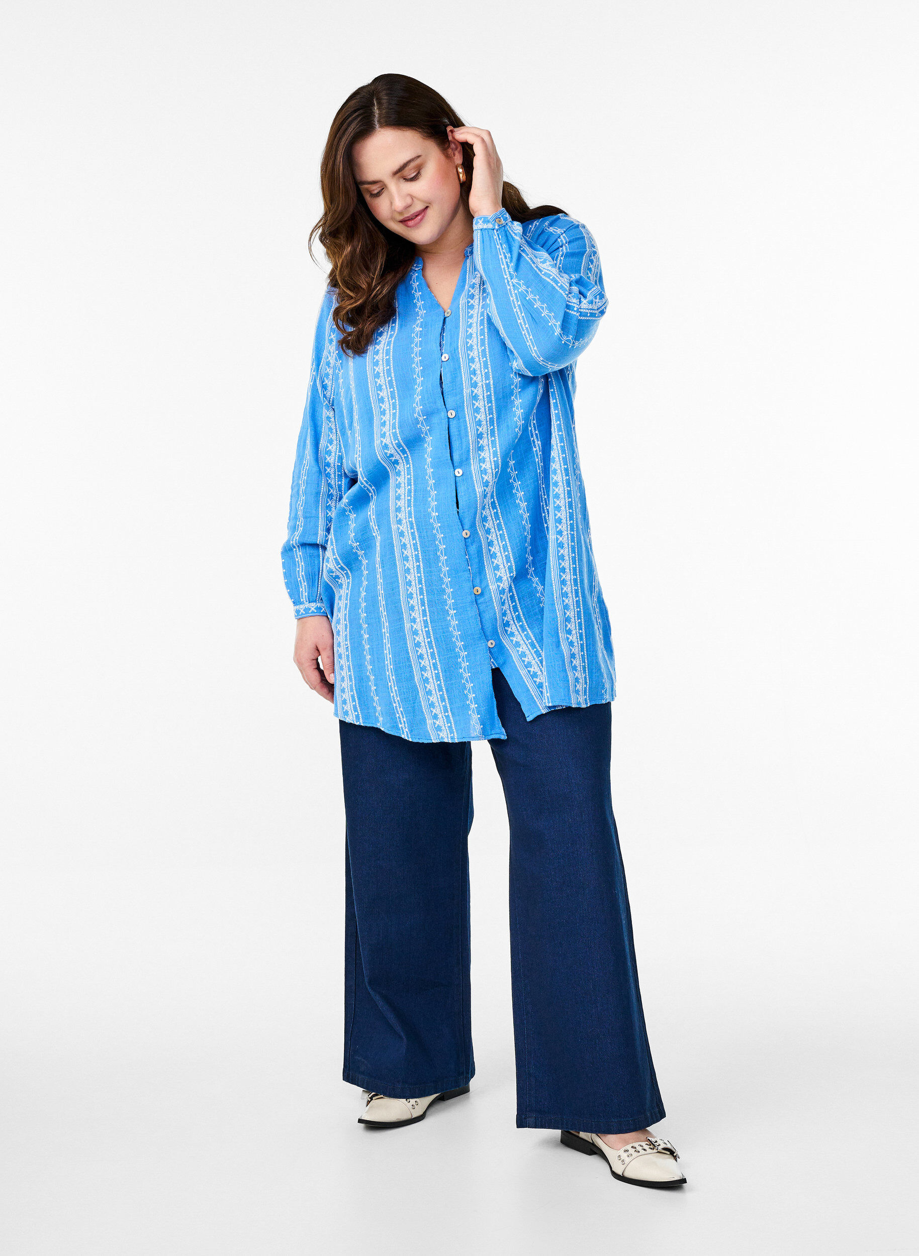 Zizzi Tunika med broderet m&oslash;nster, Bl&aring;, Model image number 1