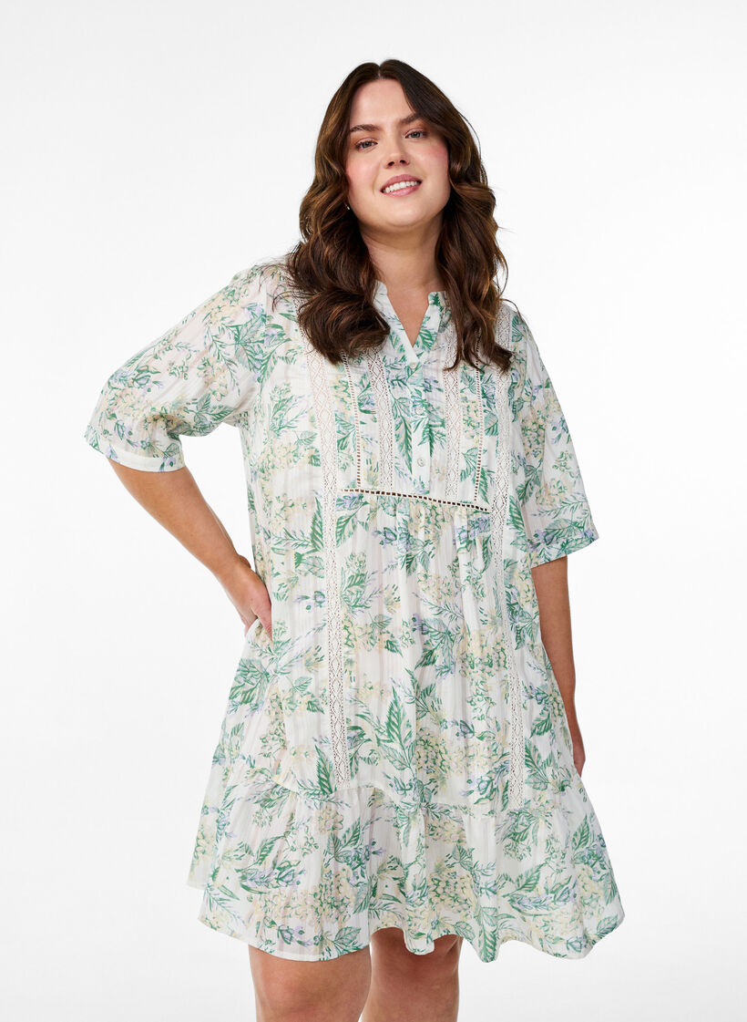 Kort viskosekjole med blondebånd og a-snit, Hvid, Model image number 0