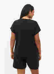 Kortærmet trænings t-shirt med print, Black/Pink Print, Model