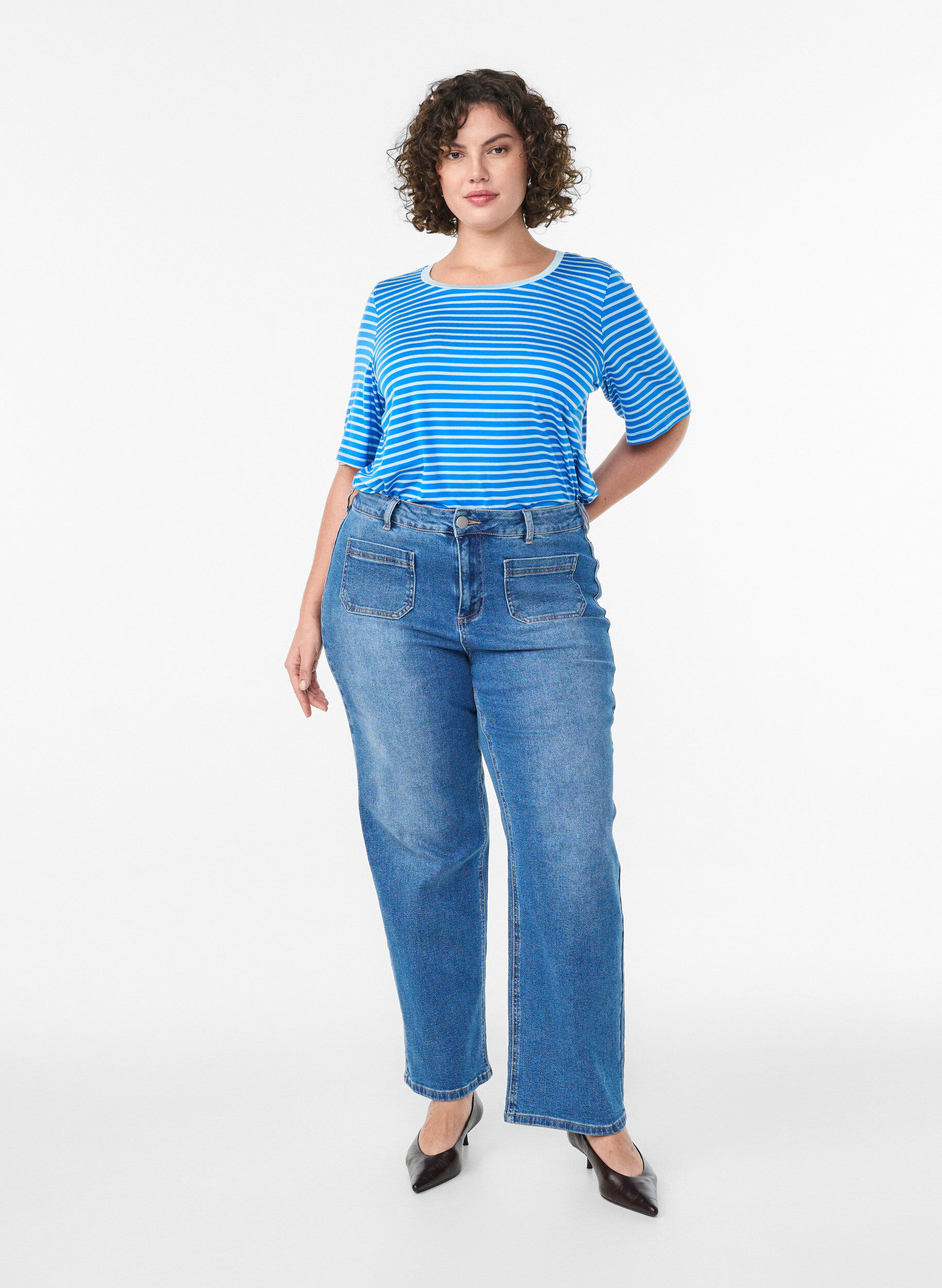 Zizzi T-shirt med TENCEL&trade; Lyocell og striber, Bl&aring;, Model image number 1