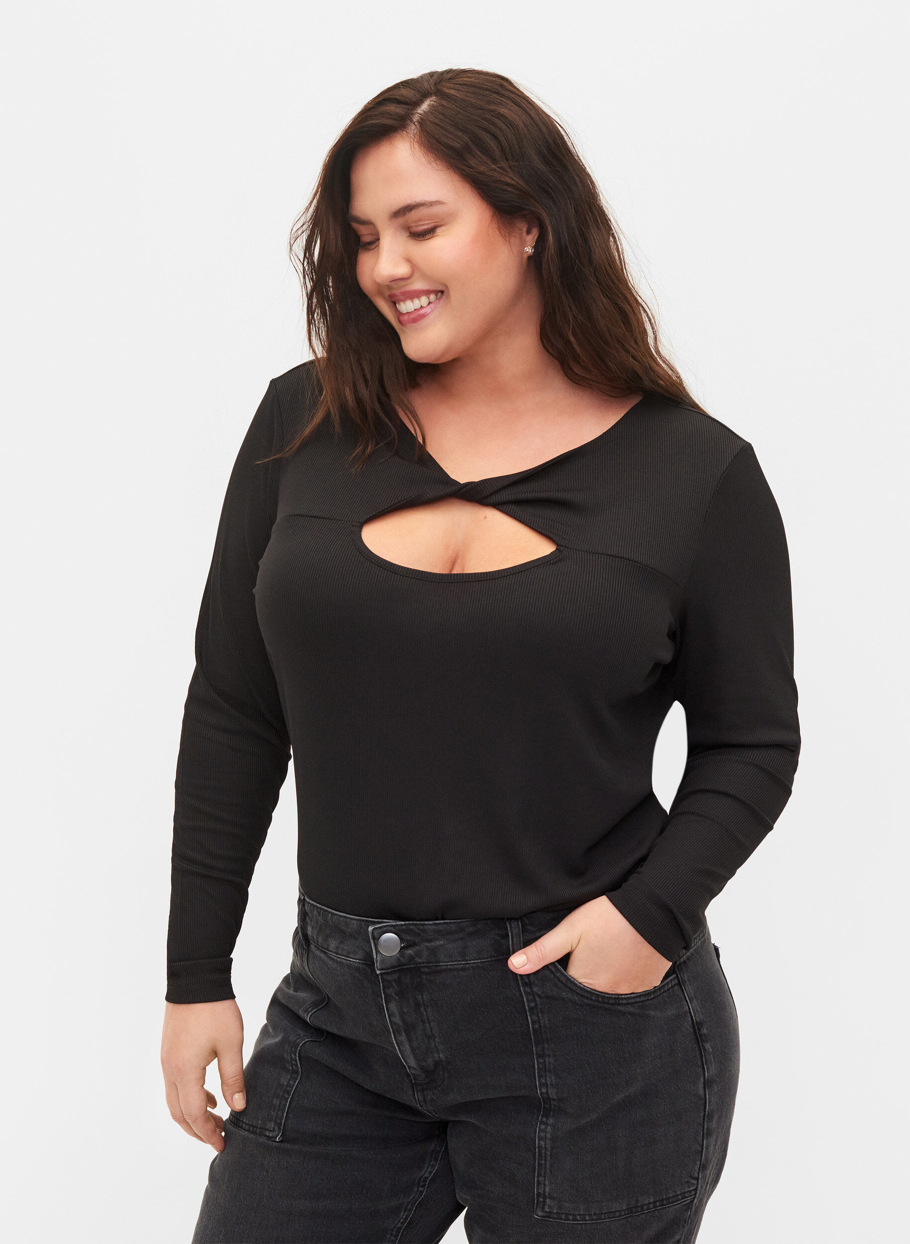 Zizzi Bluse med udsk&aring;ret parti og lange &aelig;rmer, Black, Model image number 0
