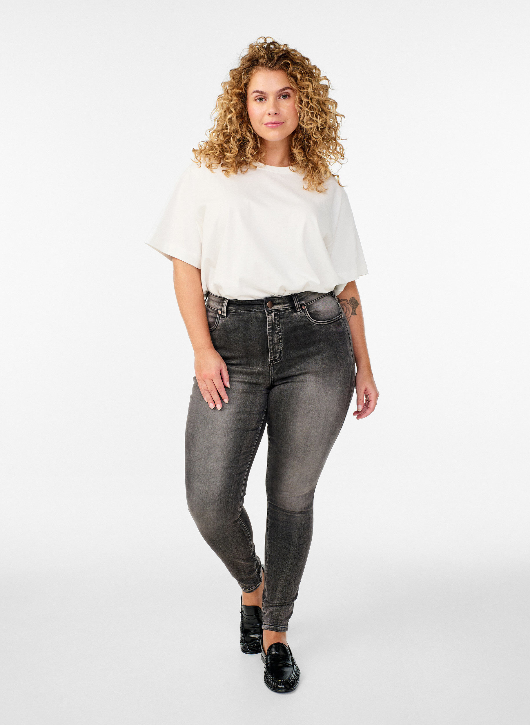 Super slim Amy jeans med h&oslash;j talje, Gr&aring;, Model