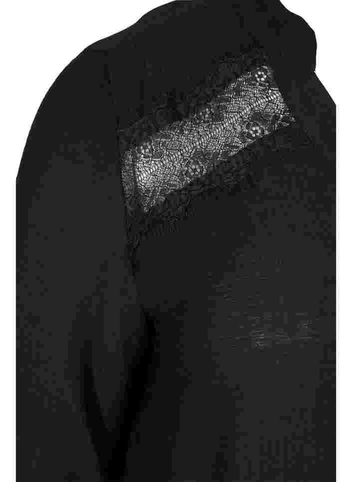 Viskosebluse med 3/4 ærmer og blondedetalje , Black, Packshot image number 3