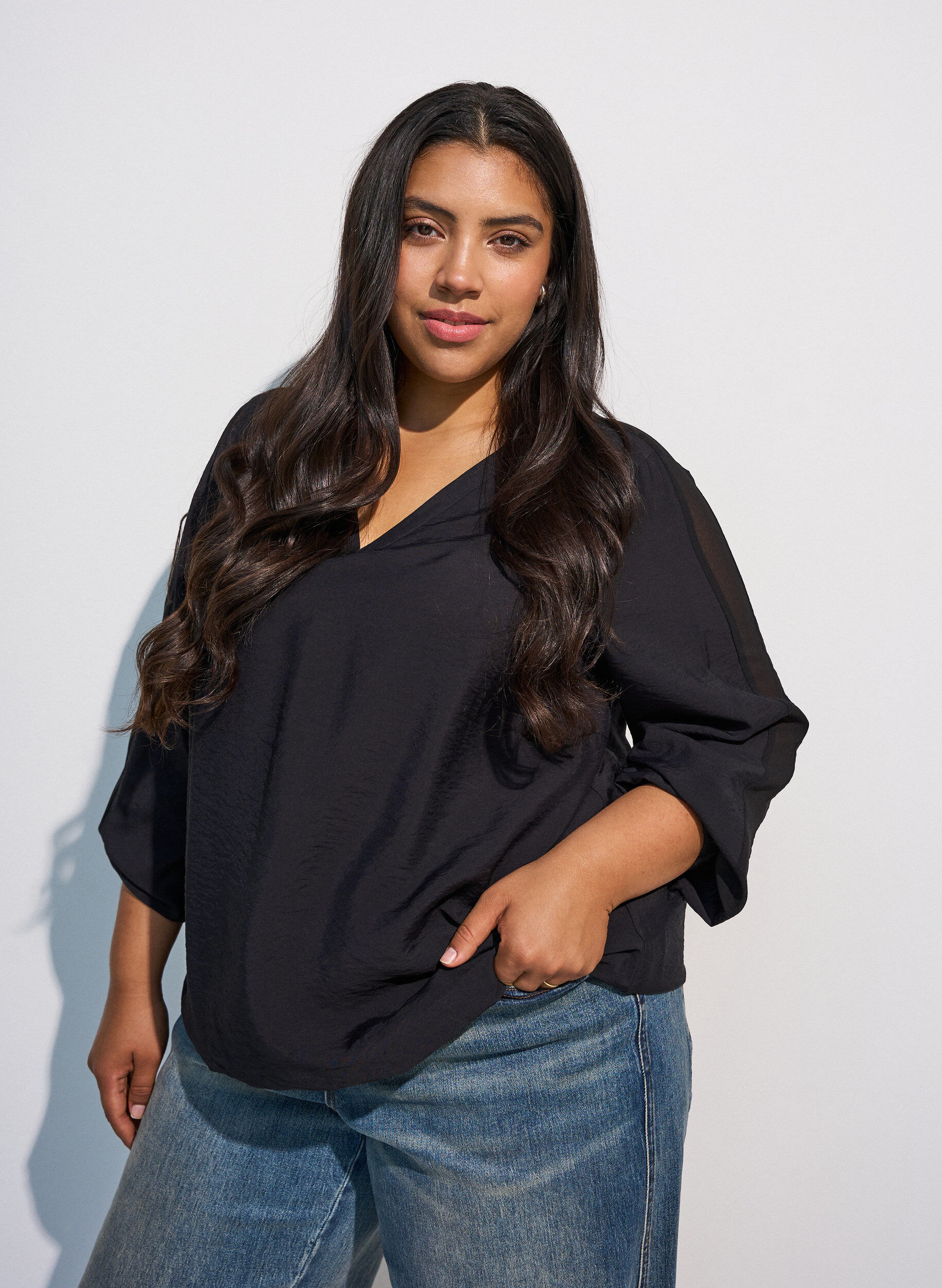 ZizziBluse med balloneffekt og chiffondetaljer, Sort, Model image number 0