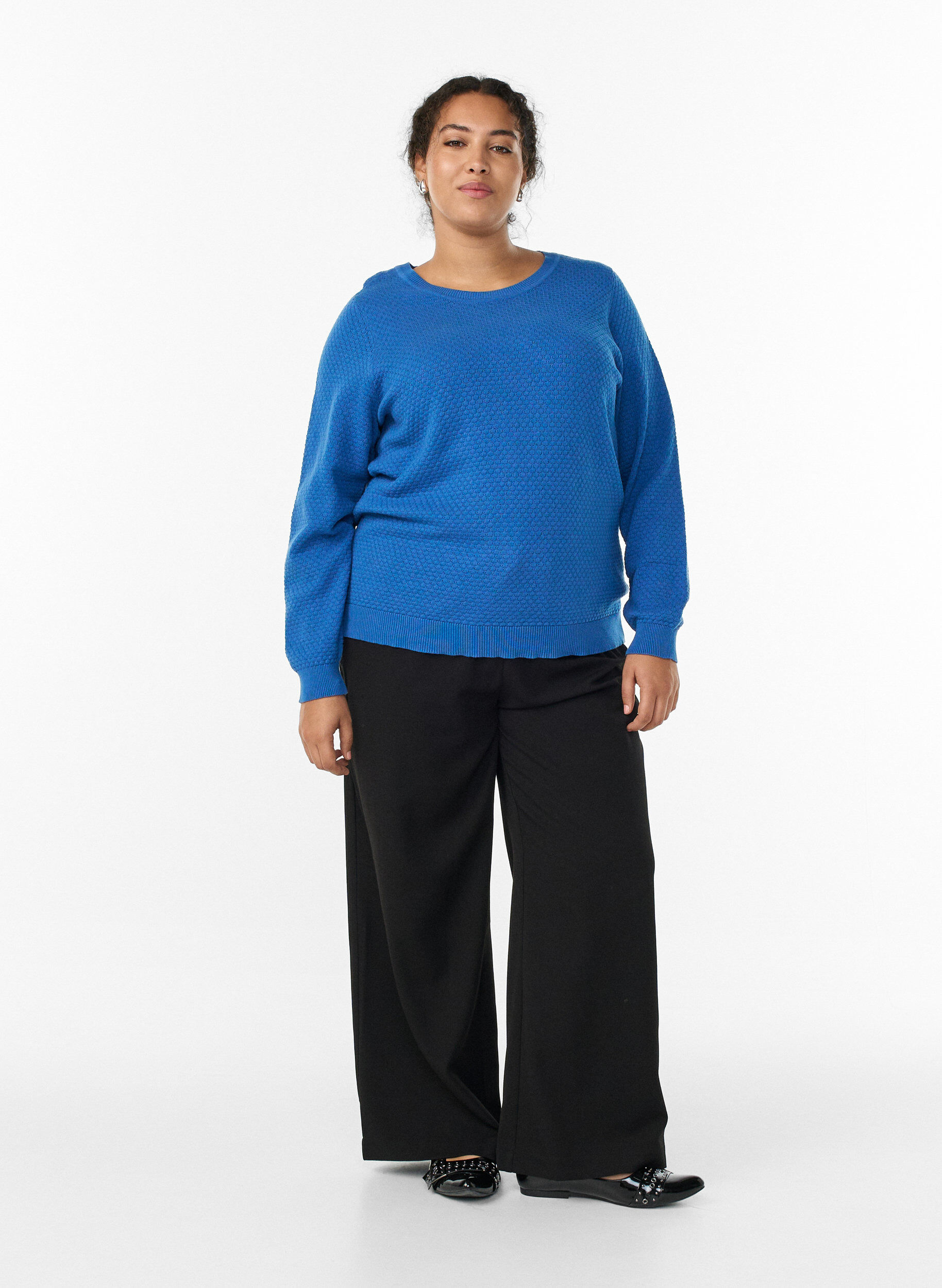 Zizzi Strikbluse i bomuld med strukturm&oslash;nster, Bl&aring;, Model image number 1